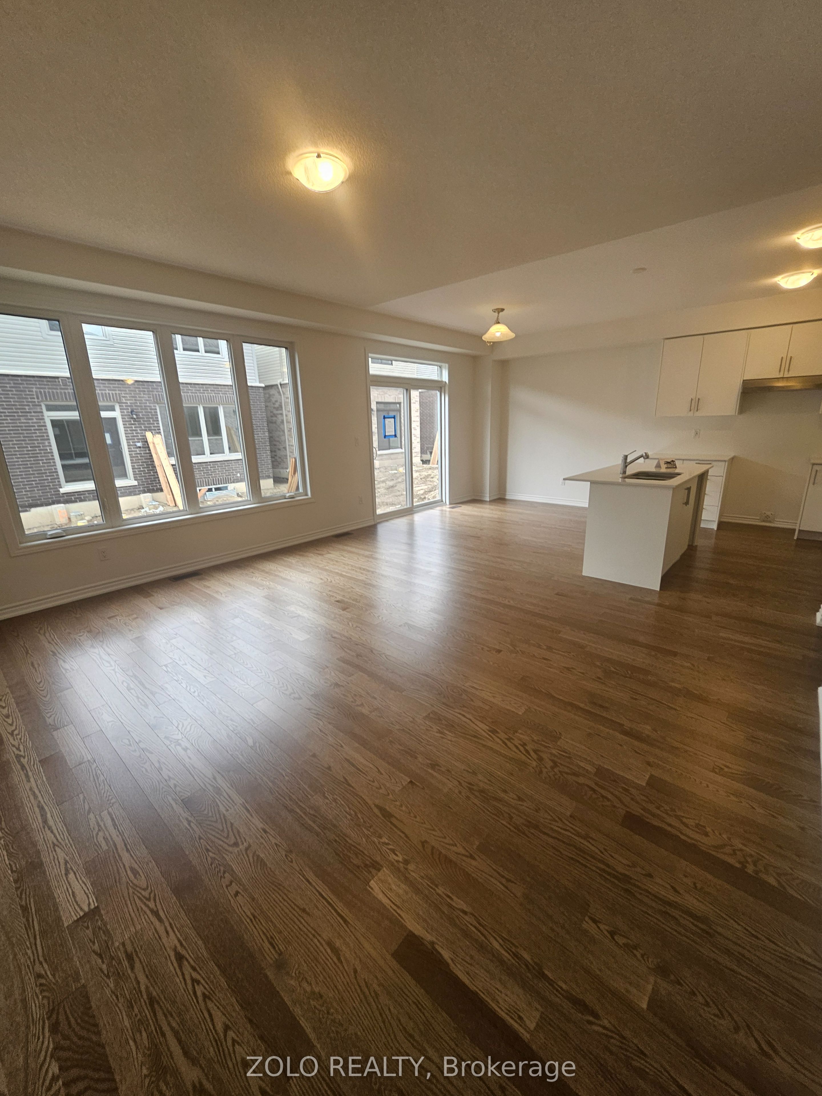 #main - 100 West Oak Trail Property Photo 6