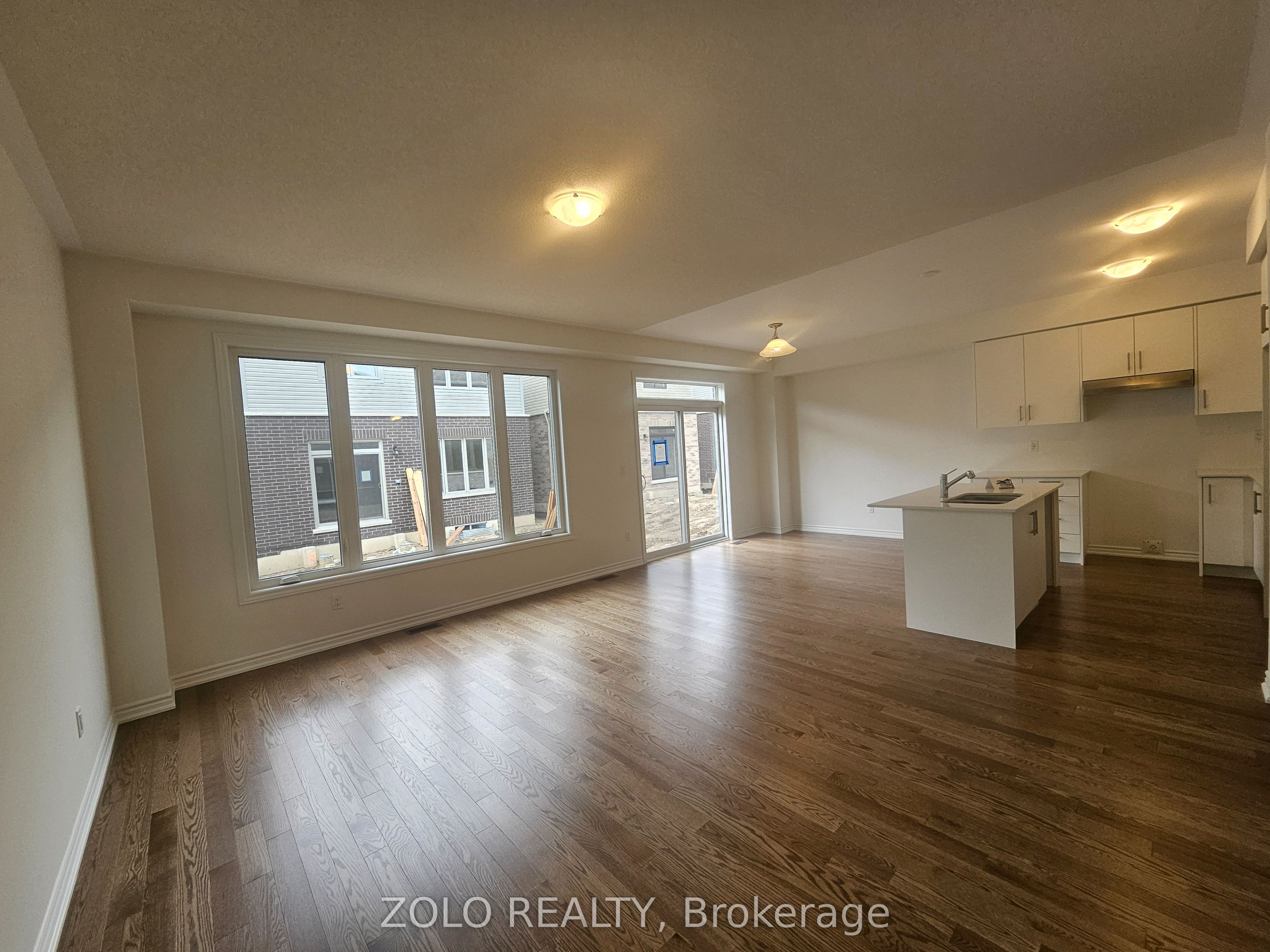 #main - 100 West Oak Trail Property Photo 7