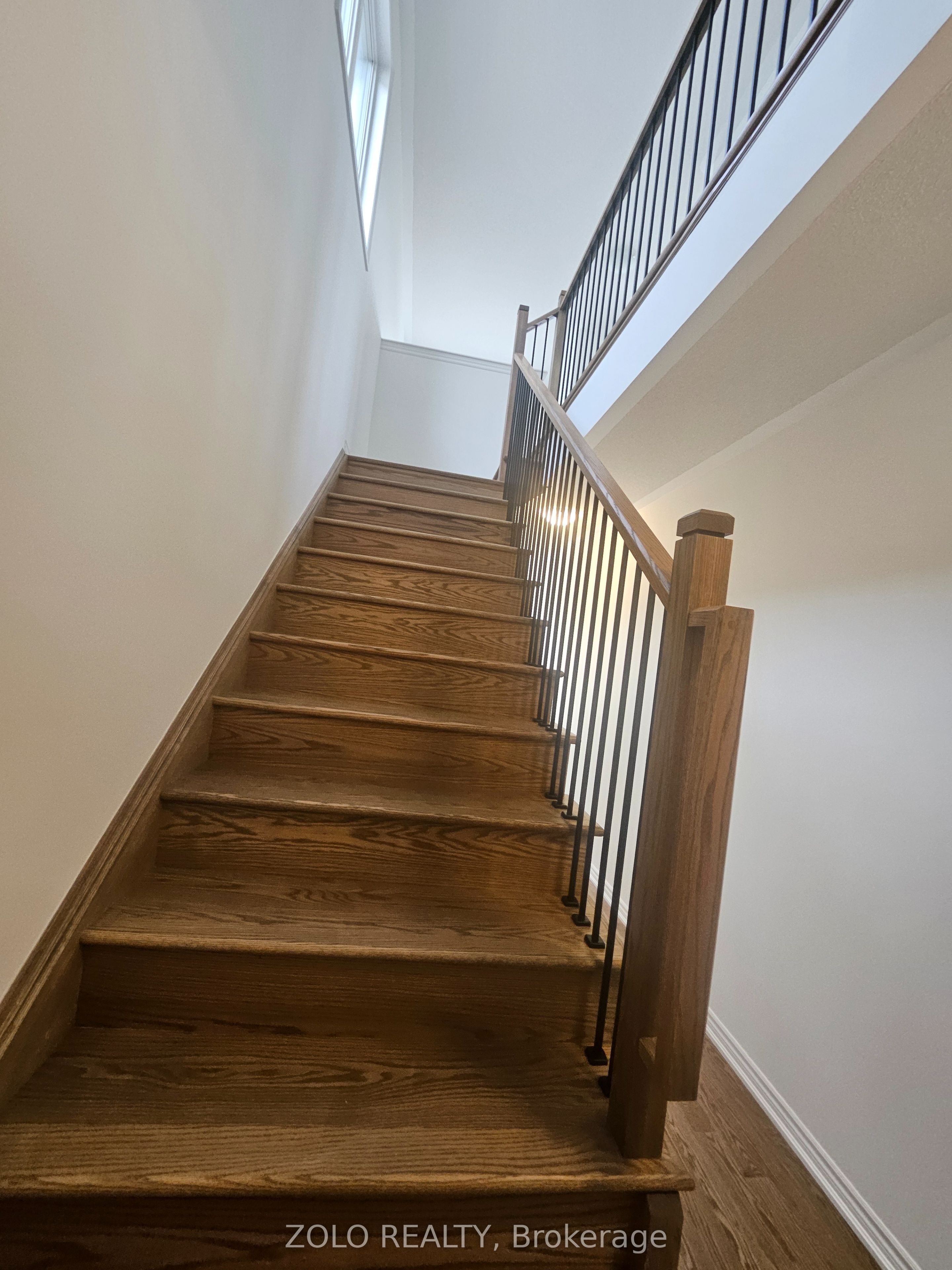 #main - 100 West Oak Trail Property Photo 9