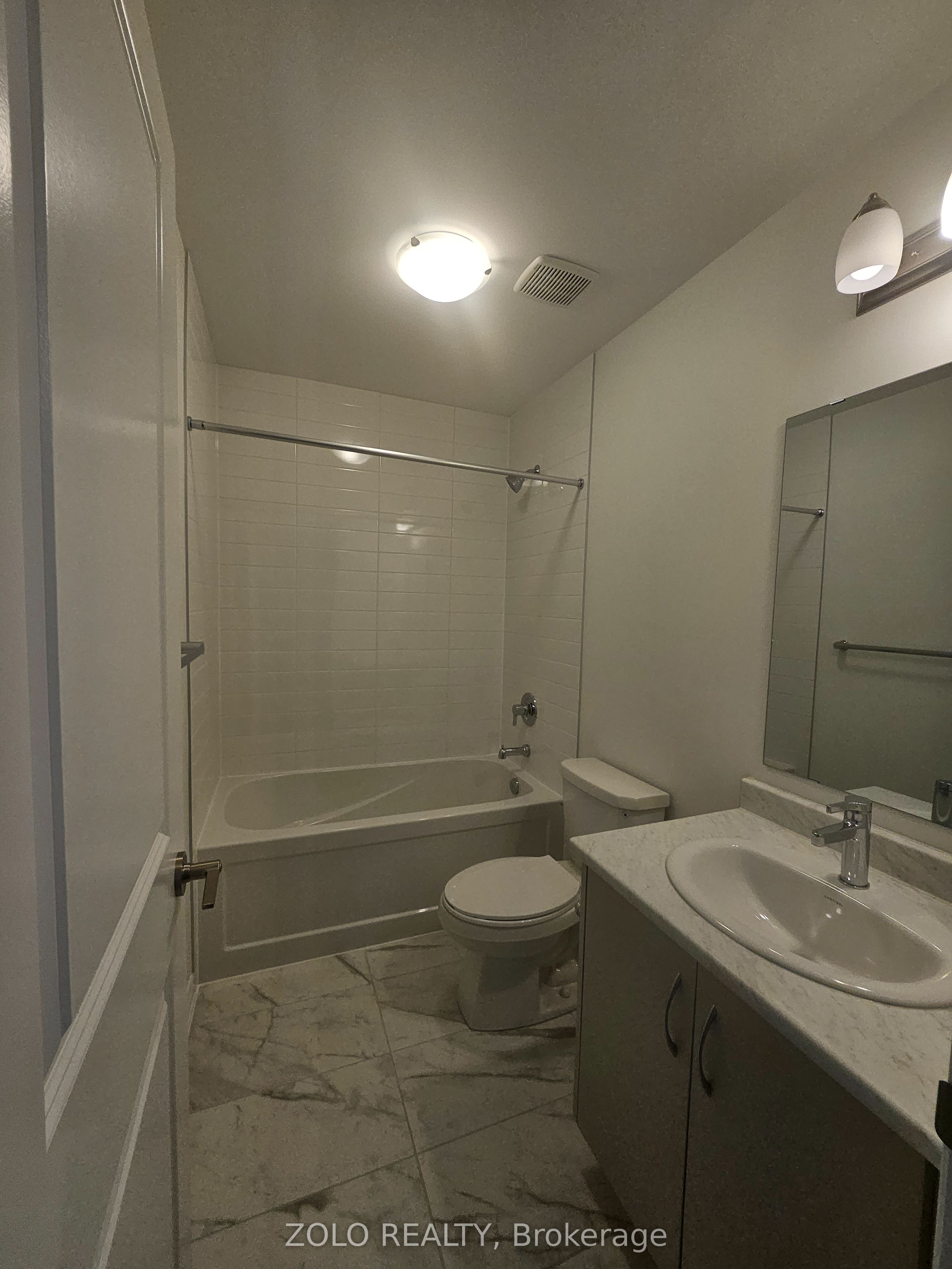 #main - 100 West Oak Trail Property Photo 10
