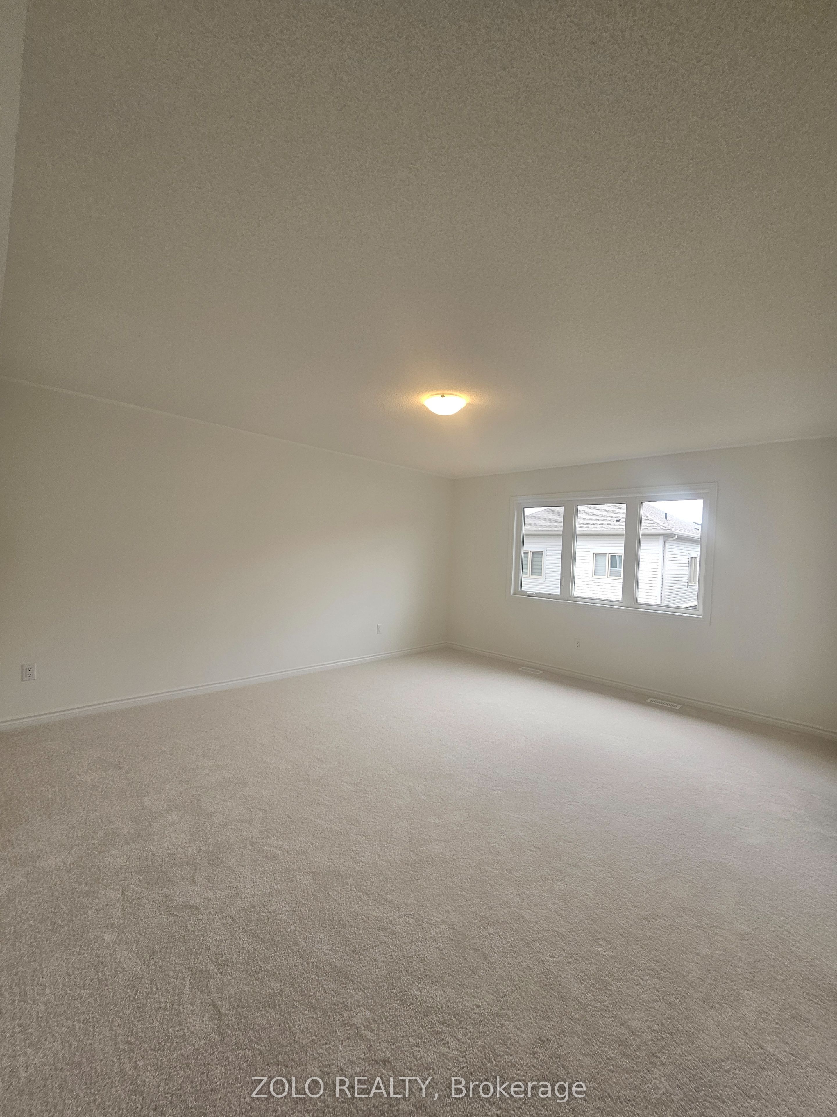 #main - 100 West Oak Trail Property Photo 12