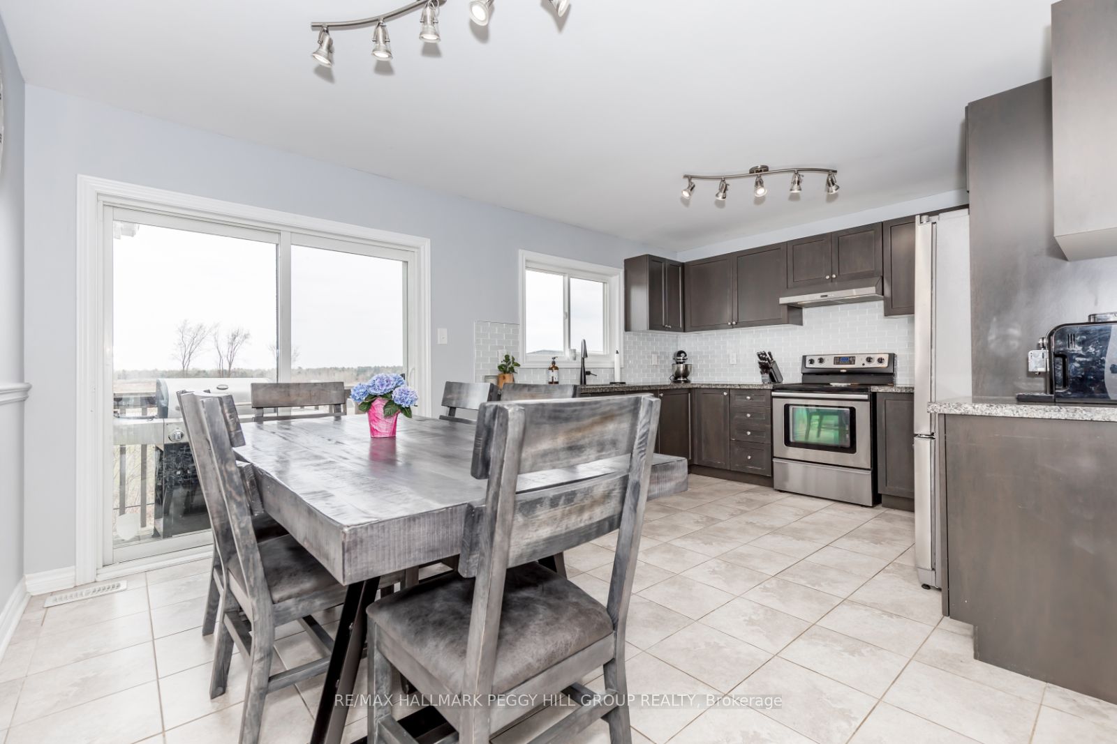 283 Regina Street Property Photo 2