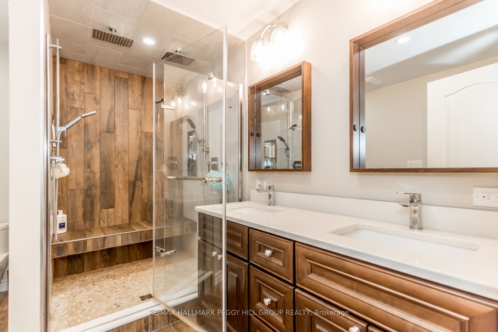 283 Regina Street Property Photo 11