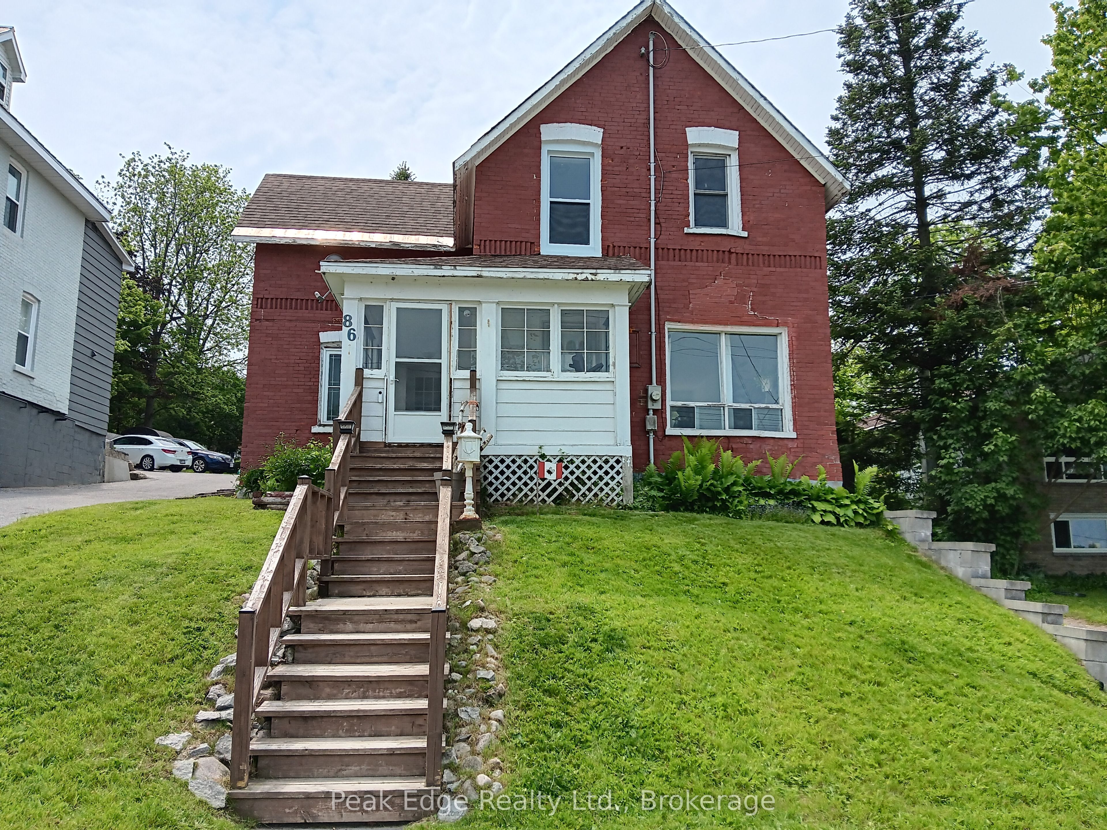 86 Sixth Street Property Photo 1