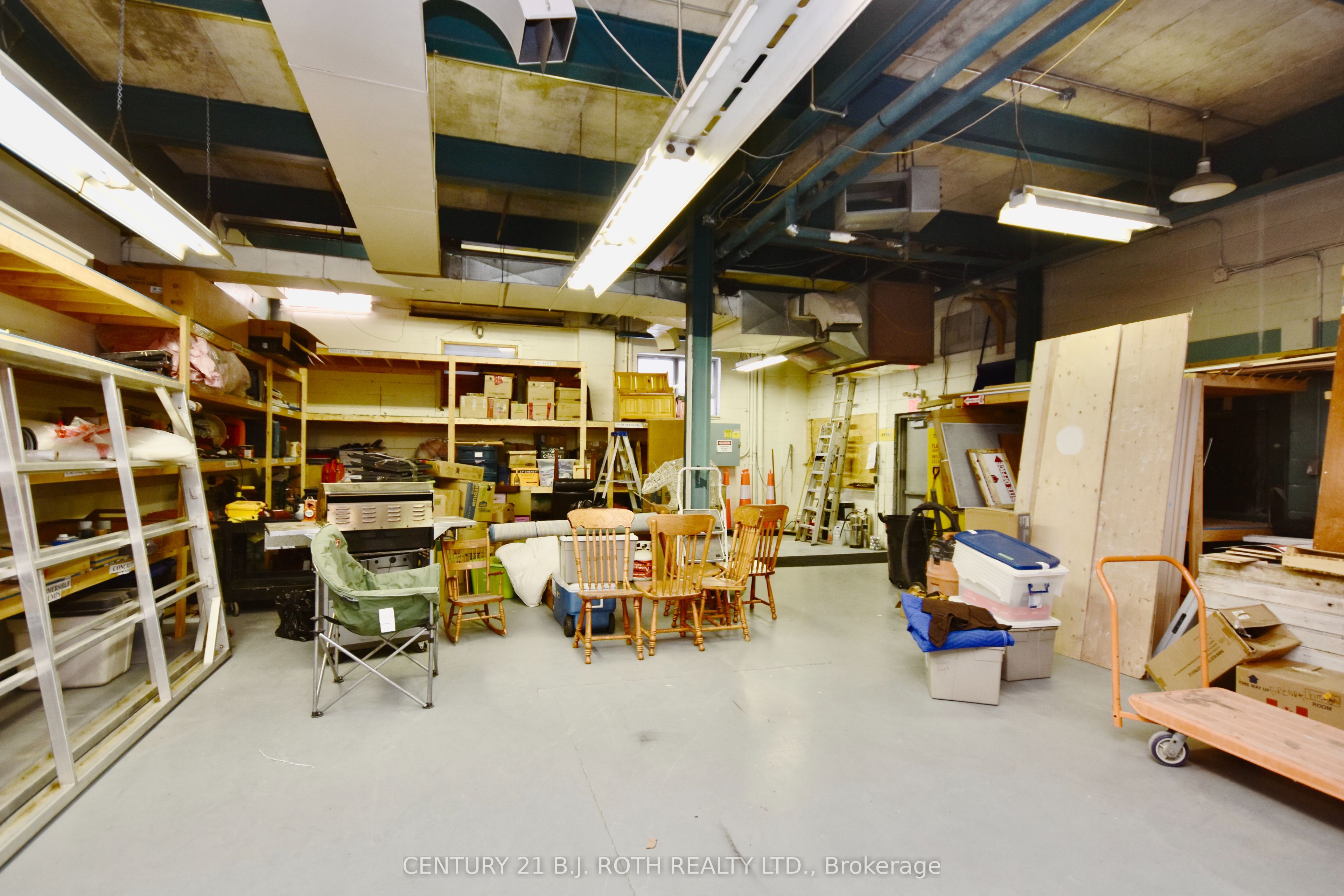 31 Colborne Street E Property Photo 5