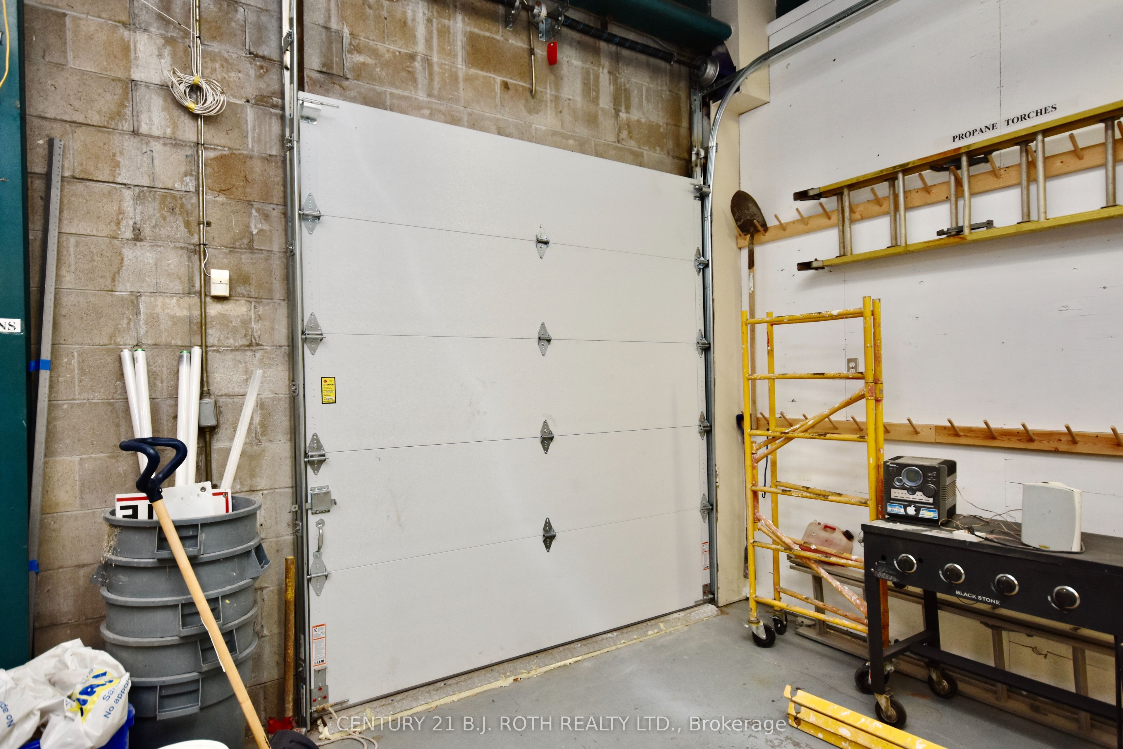 31 Colborne Street E Property Photo 6