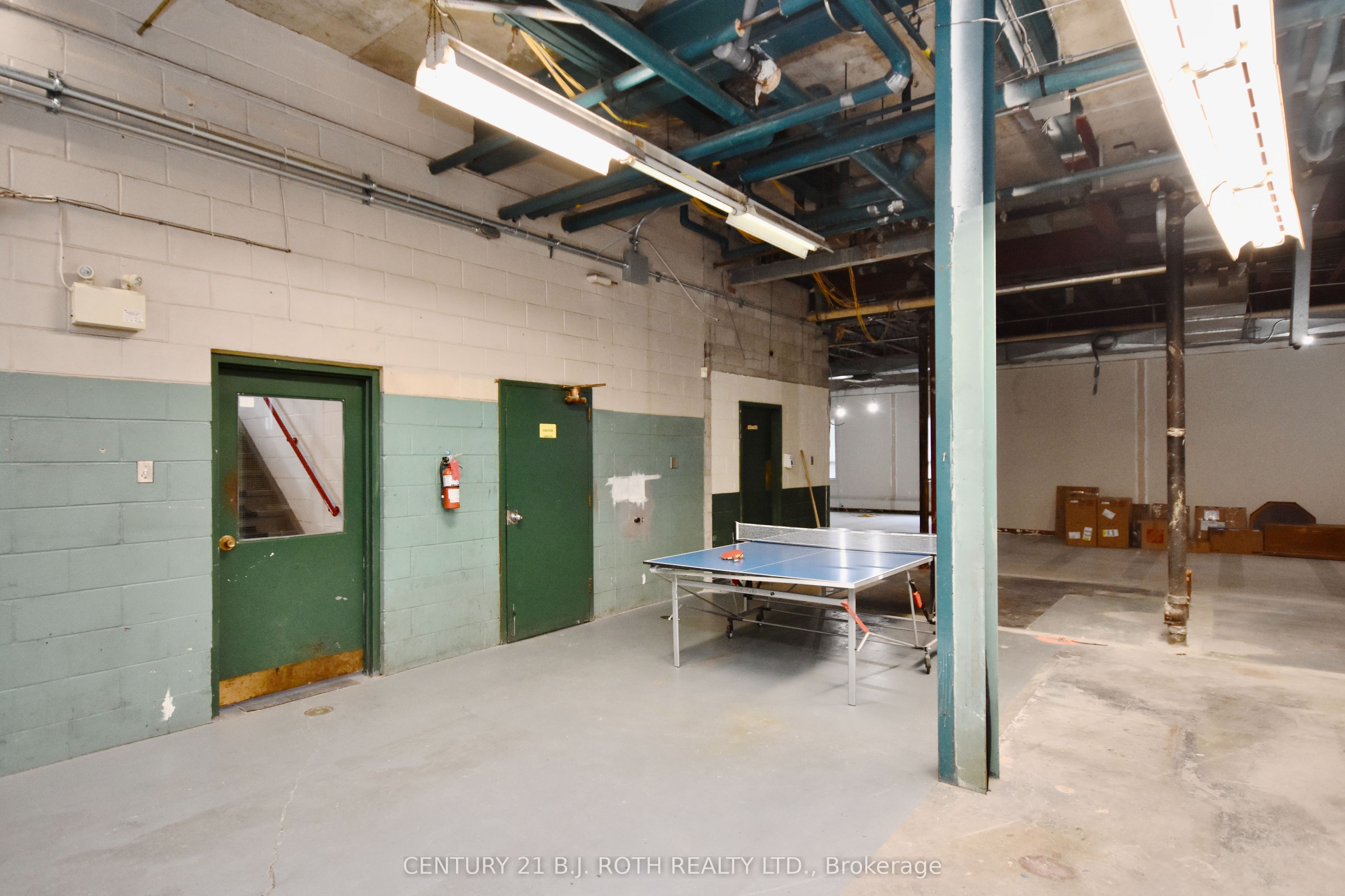 31 Colborne Street E Property Photo 10