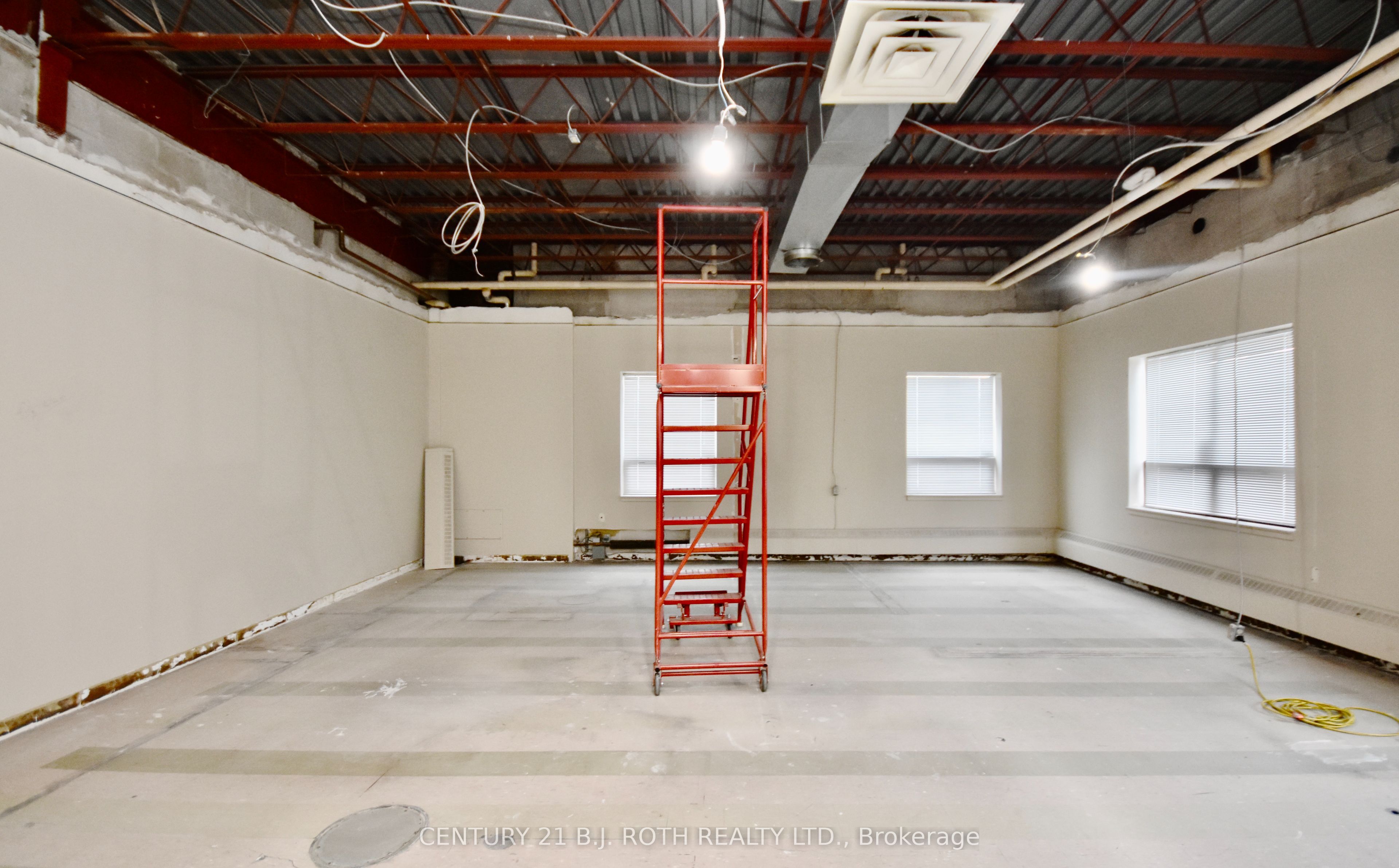 31 Colborne Street E Property Photo 12