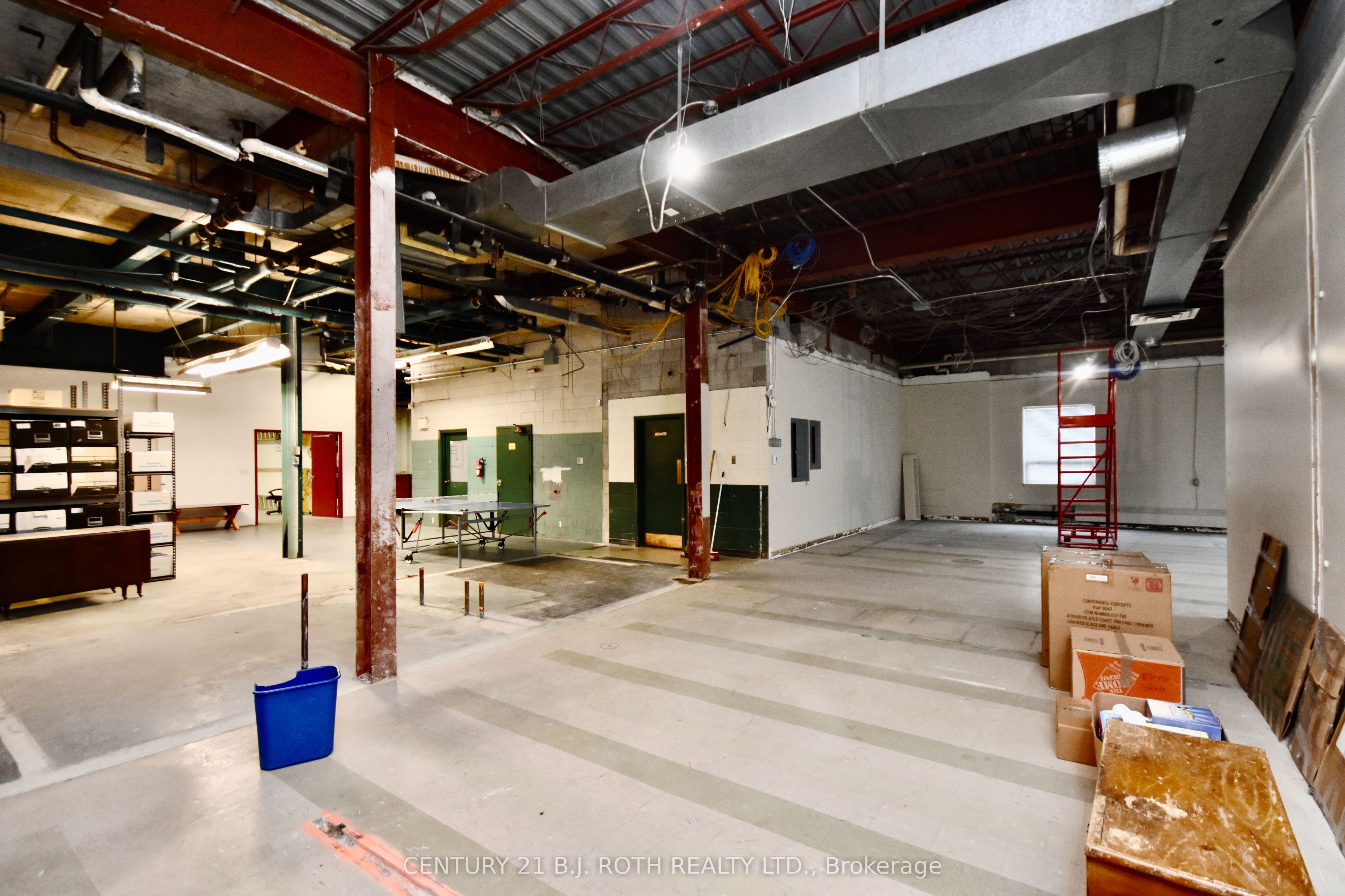 31 Colborne Street E Property Photo 13