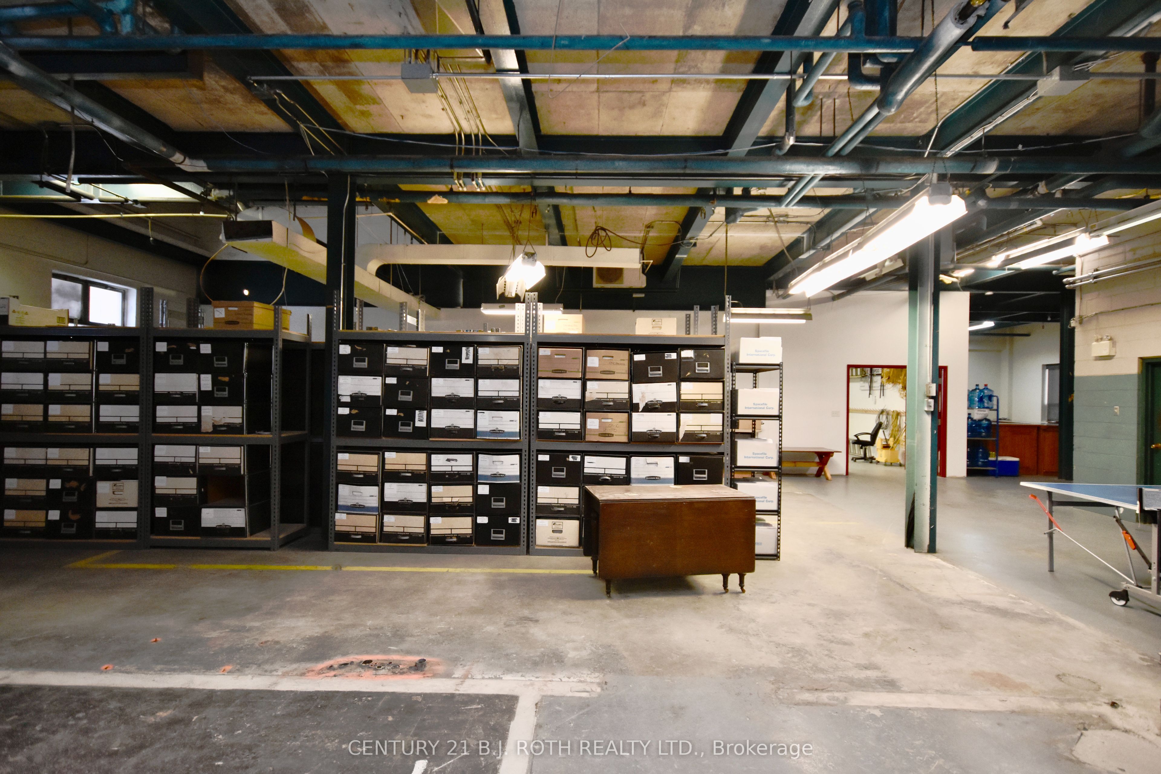 31 Colborne Street E Property Photo 14