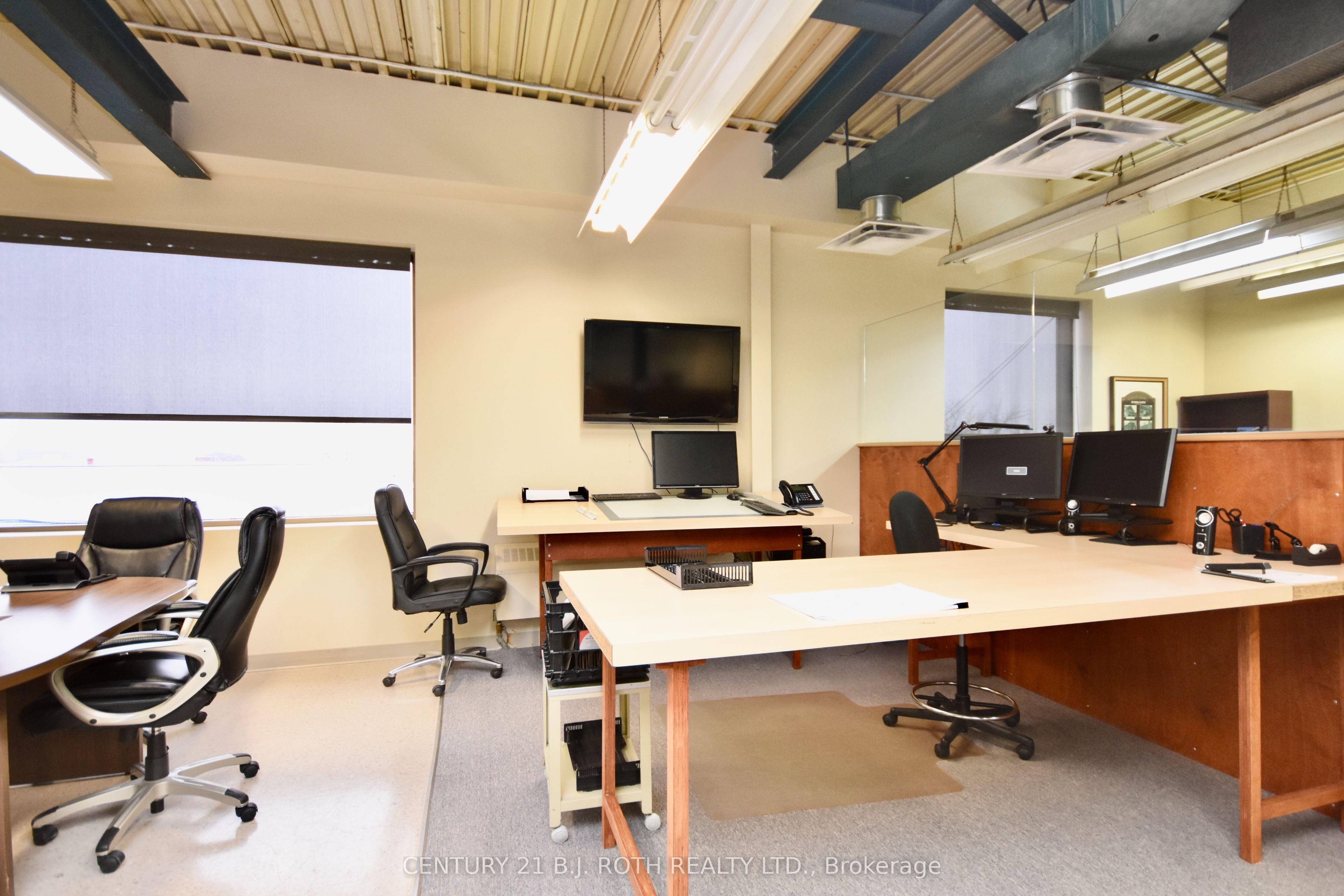 31 Colborne Street E Property Photo 16