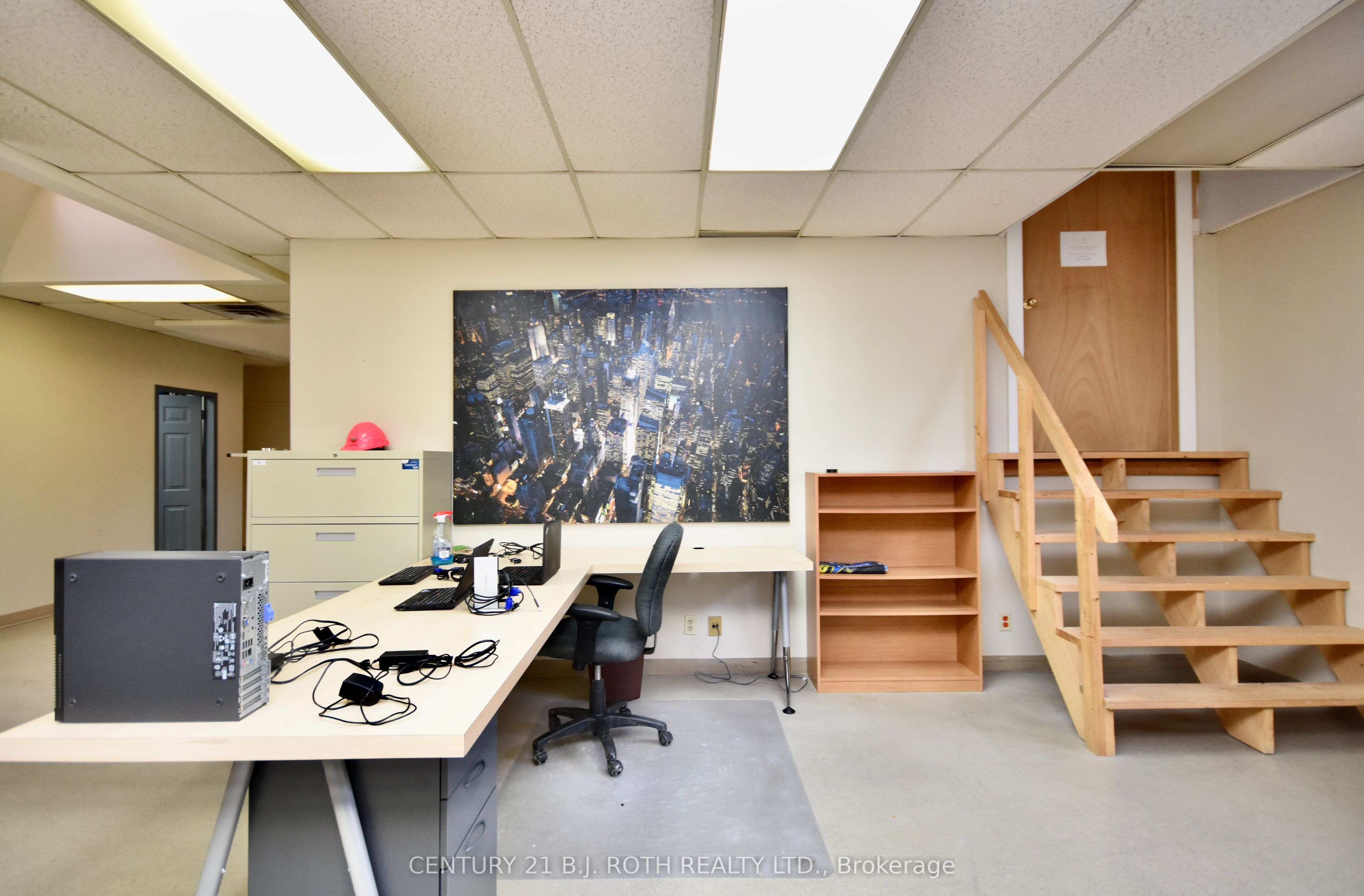 31 Colborne Street E Property Photo 18