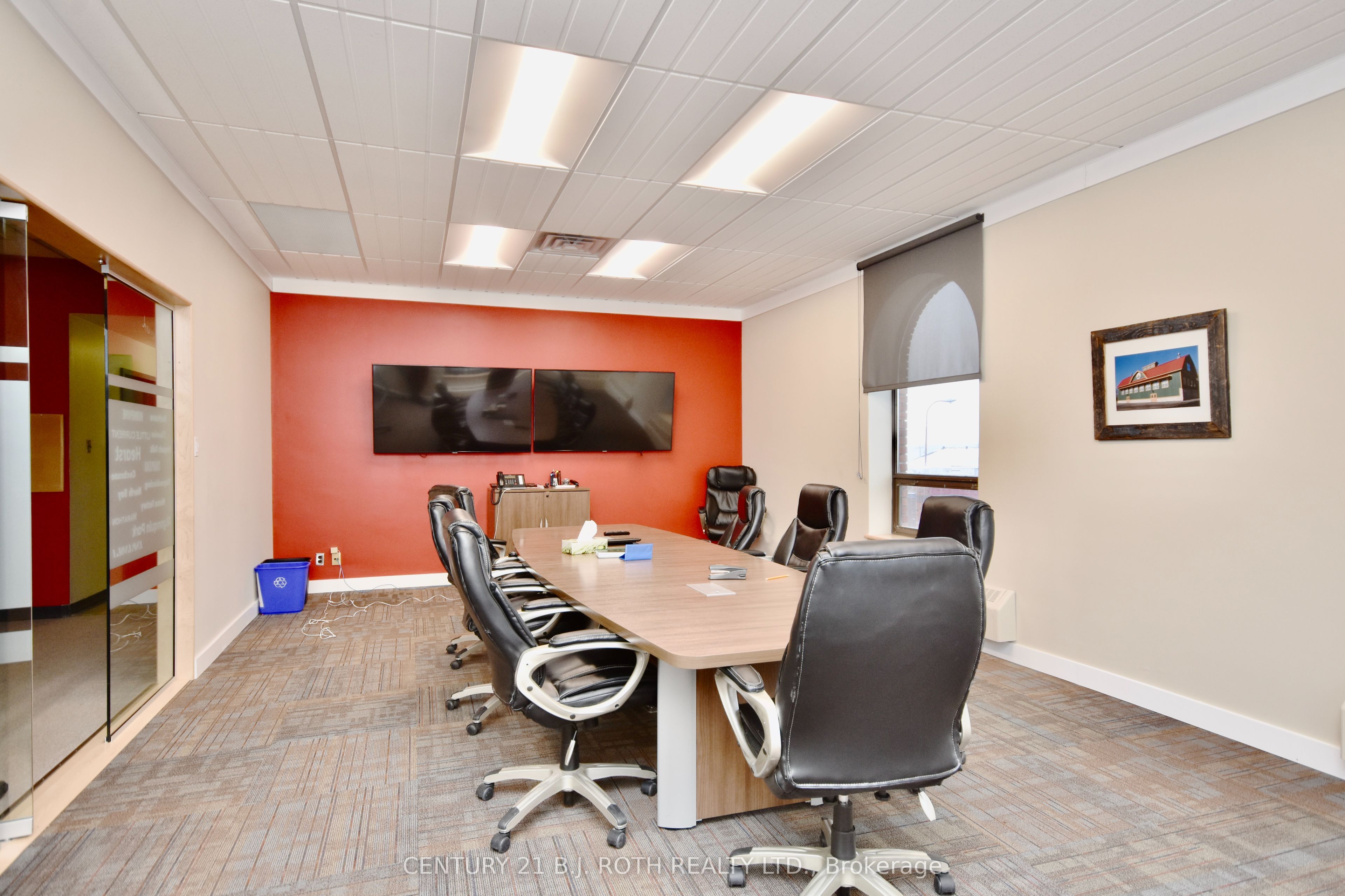 31 Colborne Street E Property Photo 24