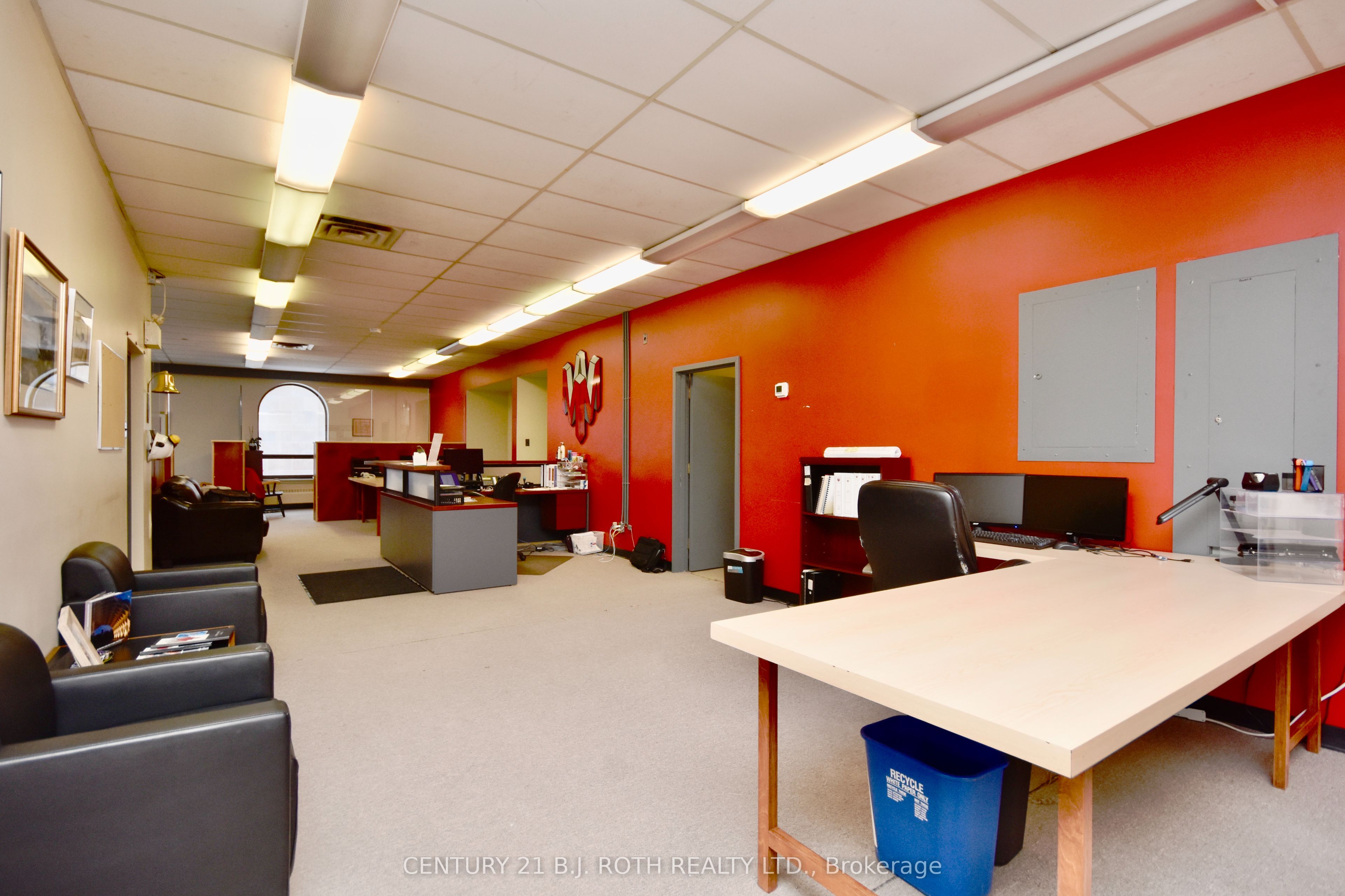 31 Colborne Street E Property Photo 25