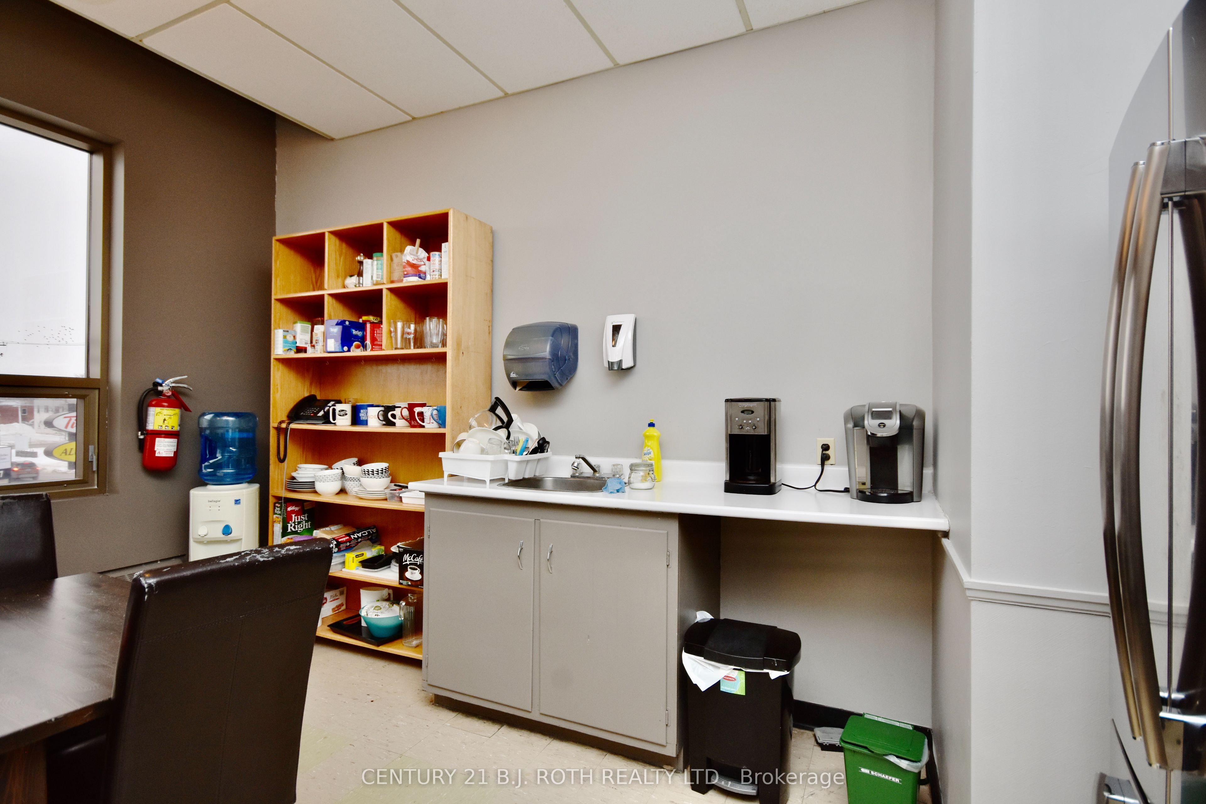 31 Colborne Street E Property Photo 27