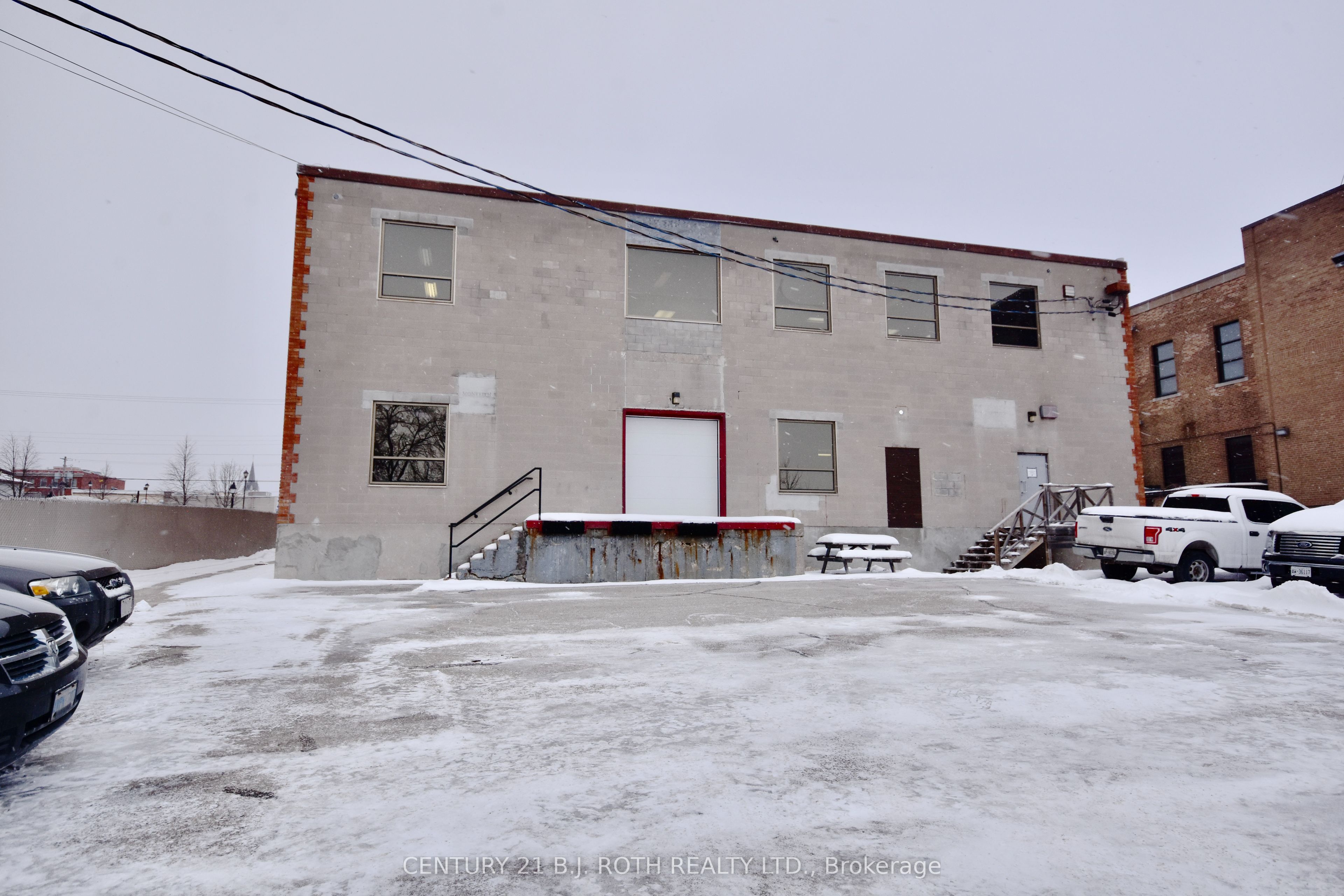 31 Colborne Street E Property Photo 31