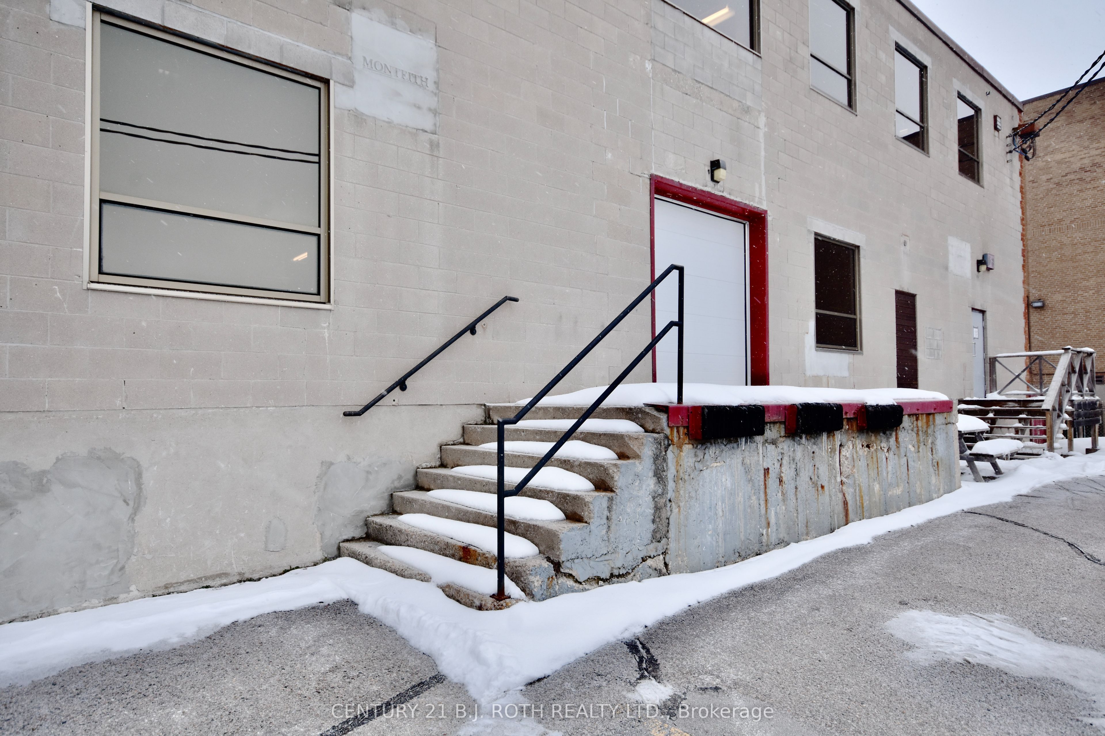 31 Colborne Street E Property Photo 33