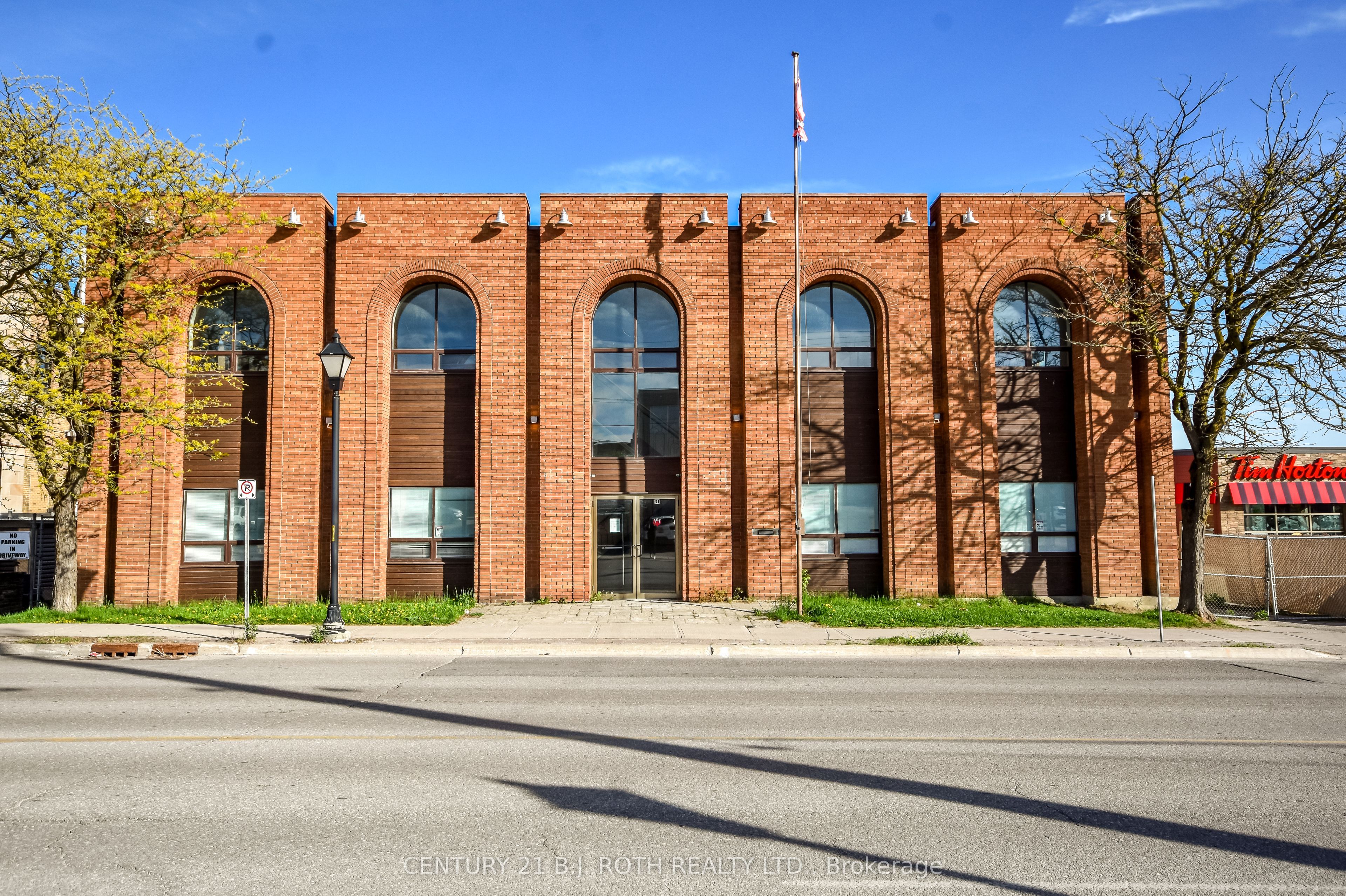 31 Colborne Street E Property Photo 34