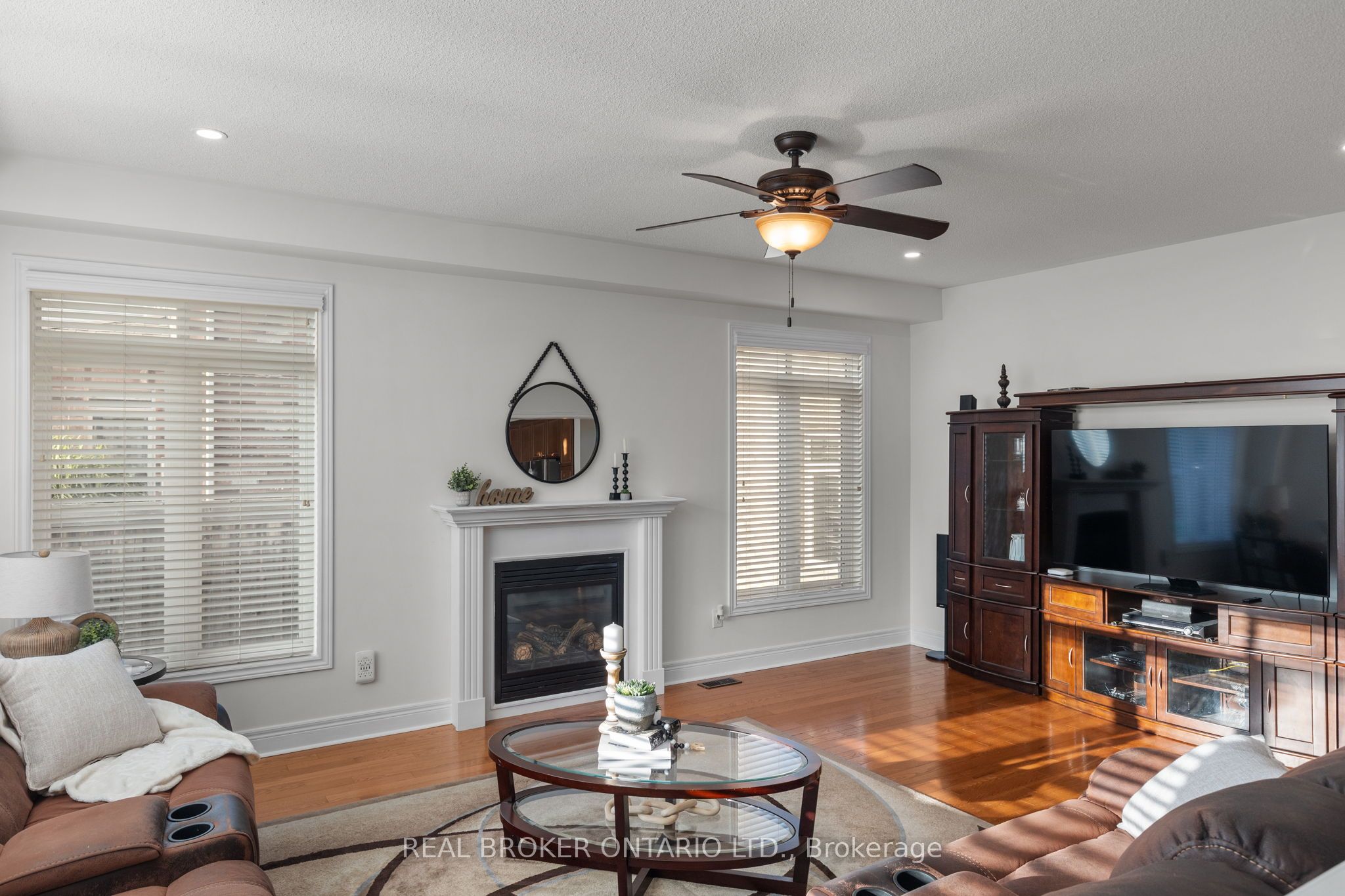 33 Royal Park Boulevard Property Photo 17