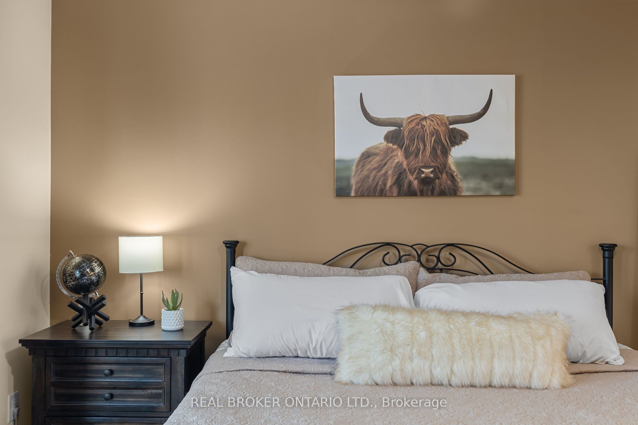 33 Royal Park Boulevard Property Photo 32