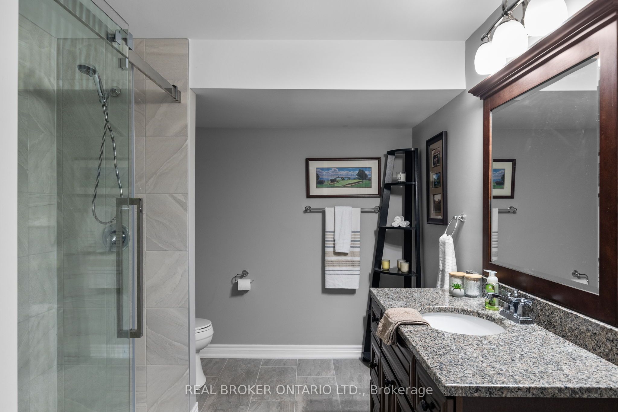 33 Royal Park Boulevard Property Photo 42