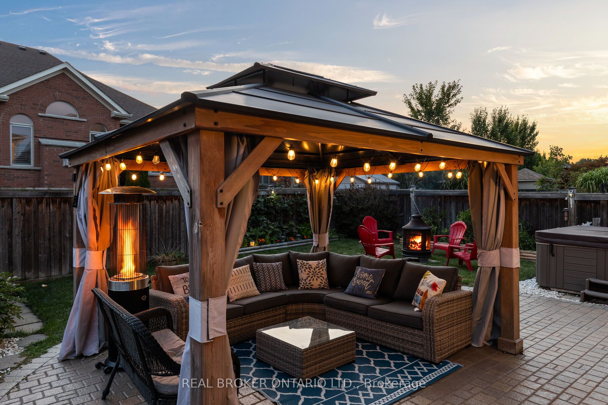 33 Royal Park Boulevard Property Photo 43