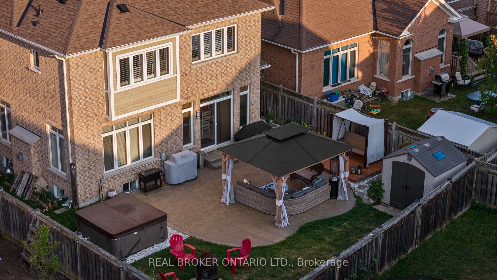 33 Royal Park Boulevard Property Photo 46