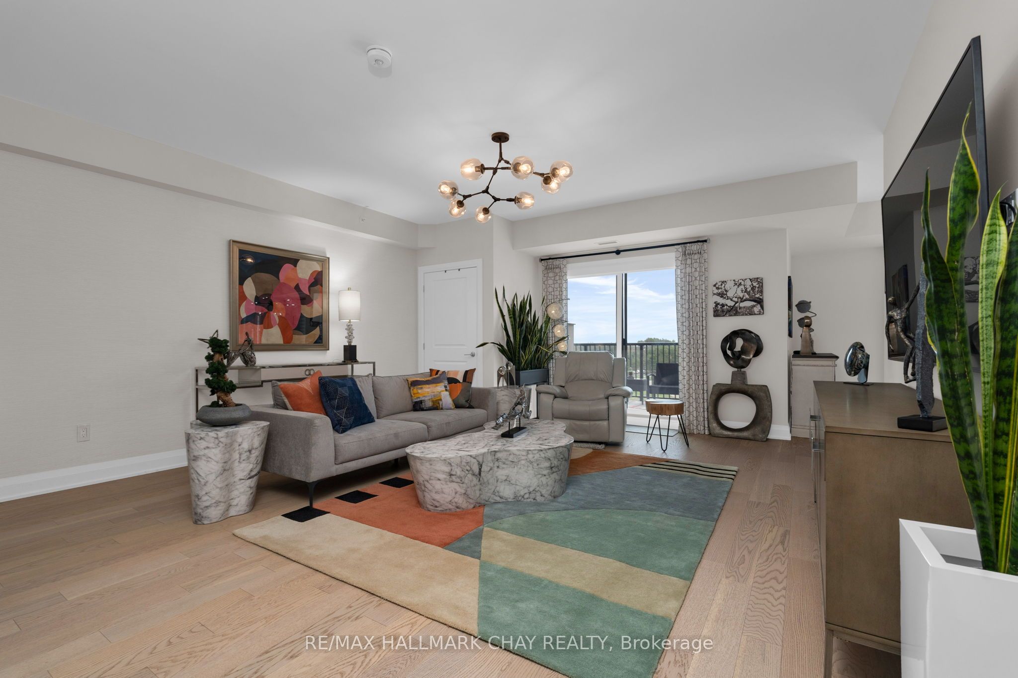54 Koda Street 401 Property Photo 6