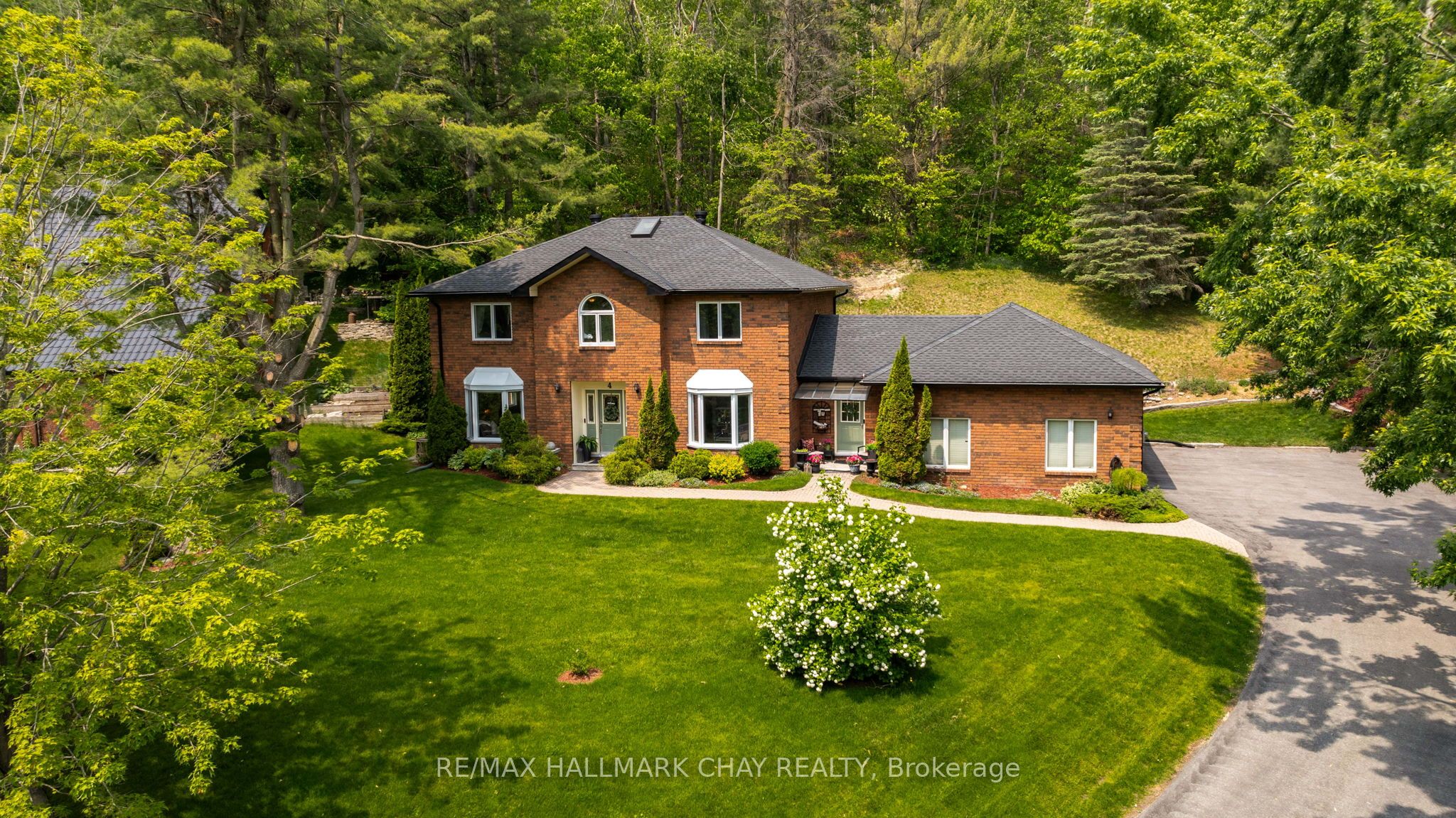 4 Idlewood Dr Property Photo 1