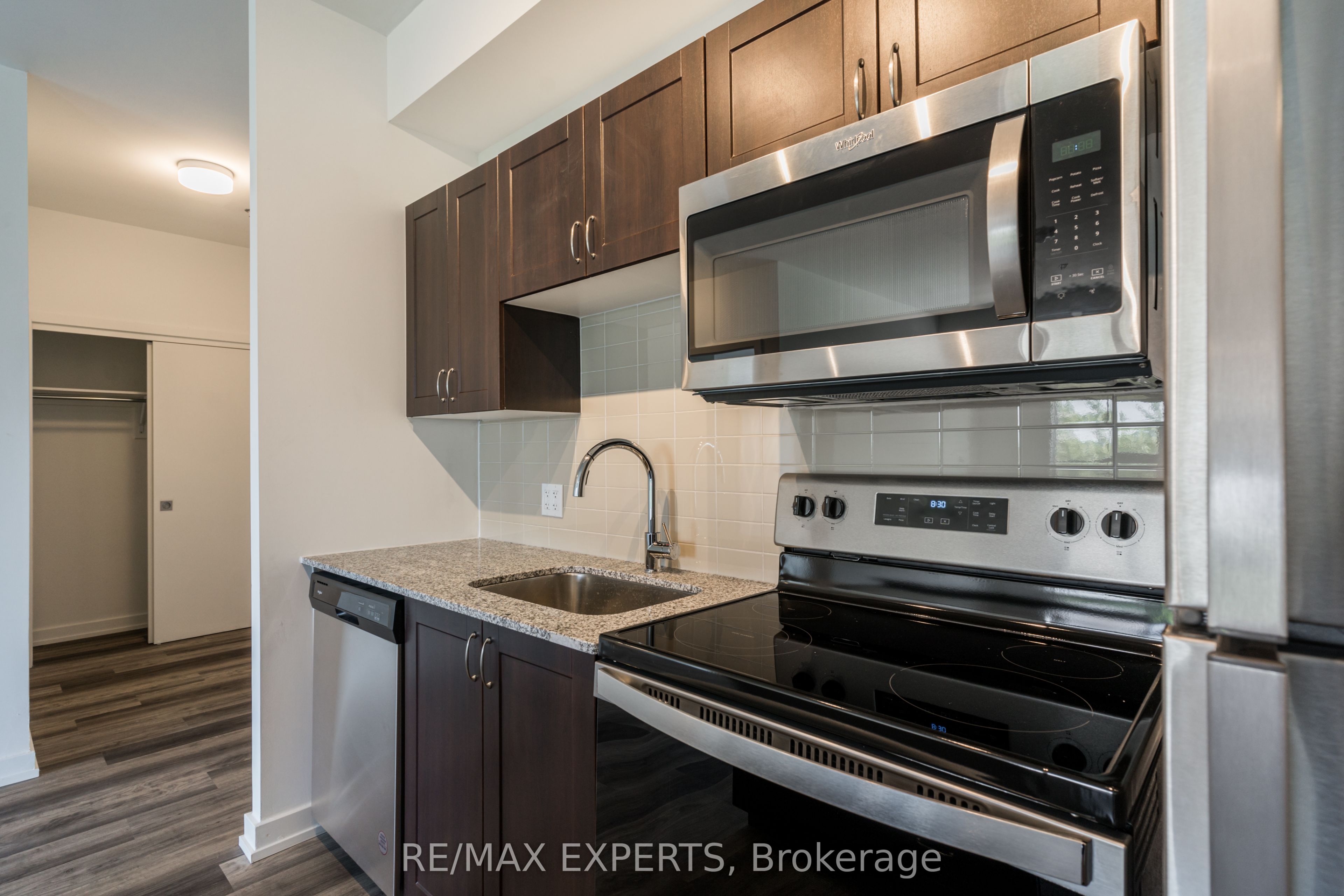 #307 - 430 Essa Road Property Photo 11