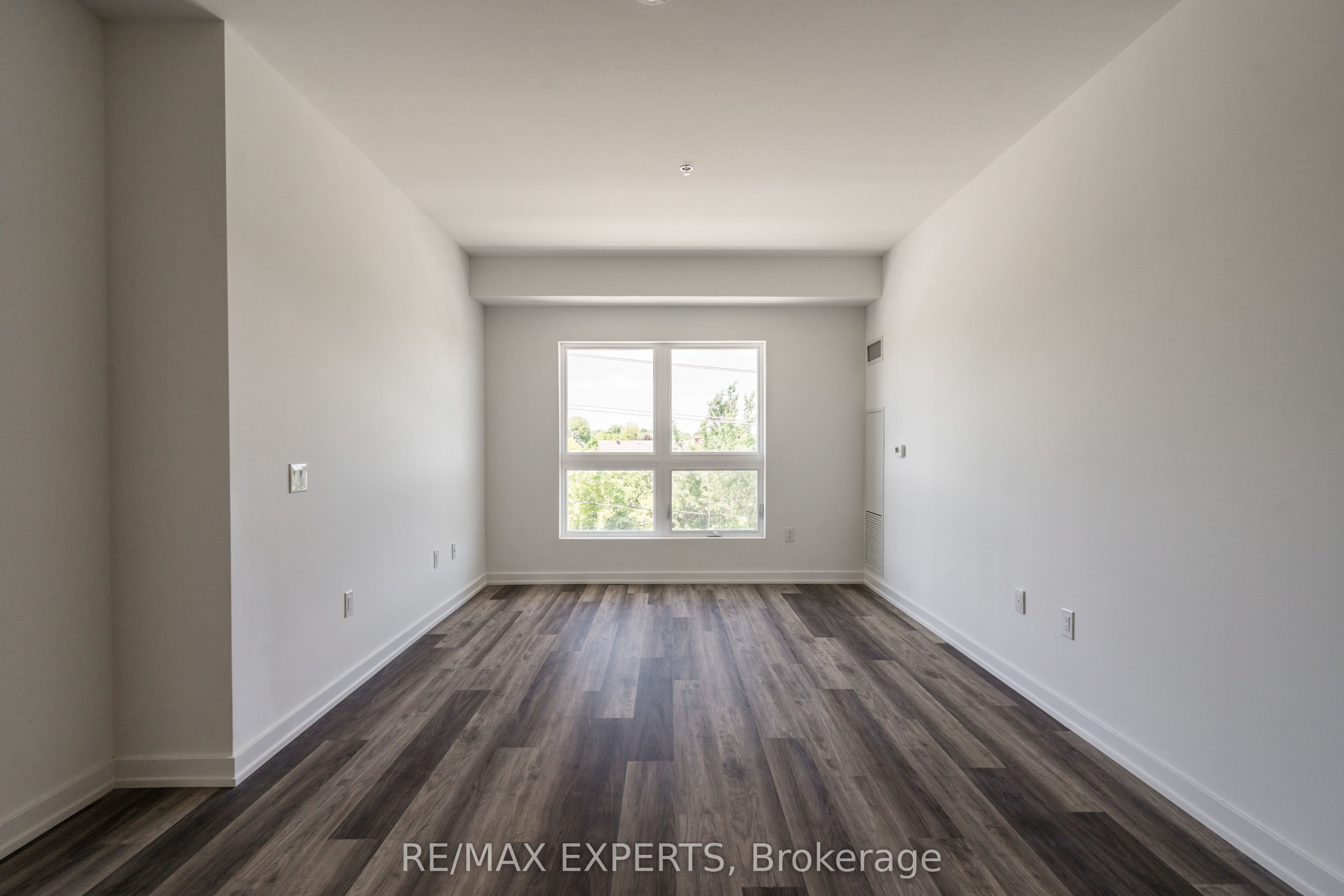 #307 - 430 Essa Road Property Photo 12