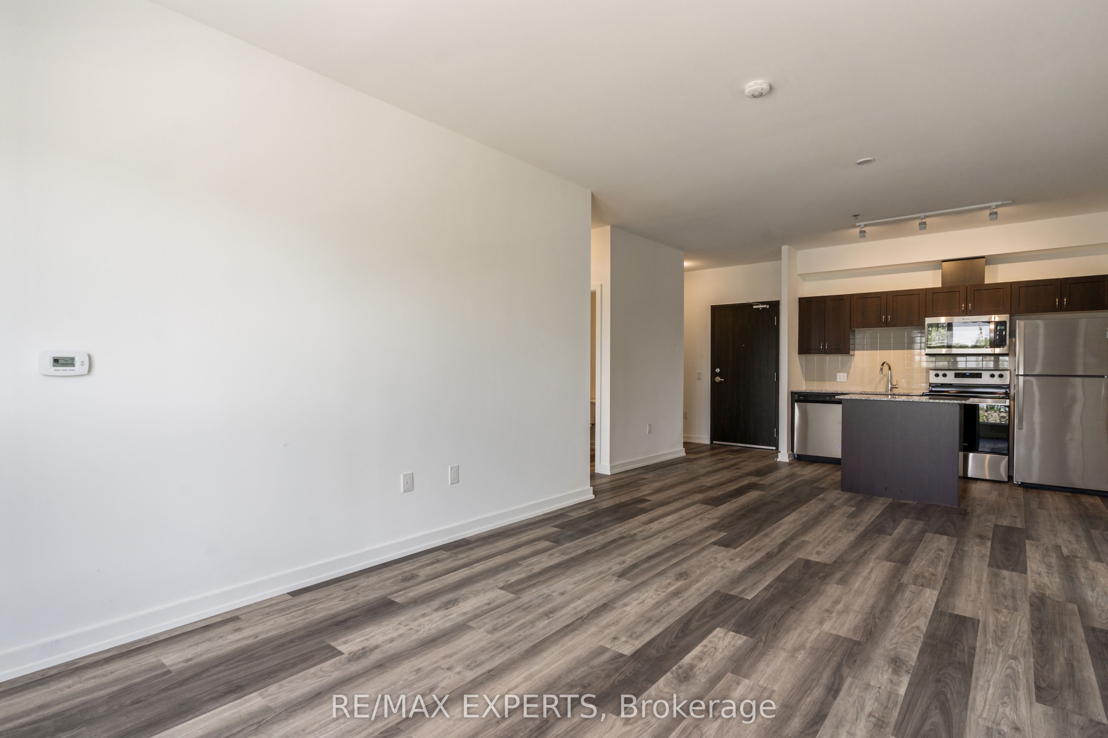 #307 - 430 Essa Road Property Photo 13