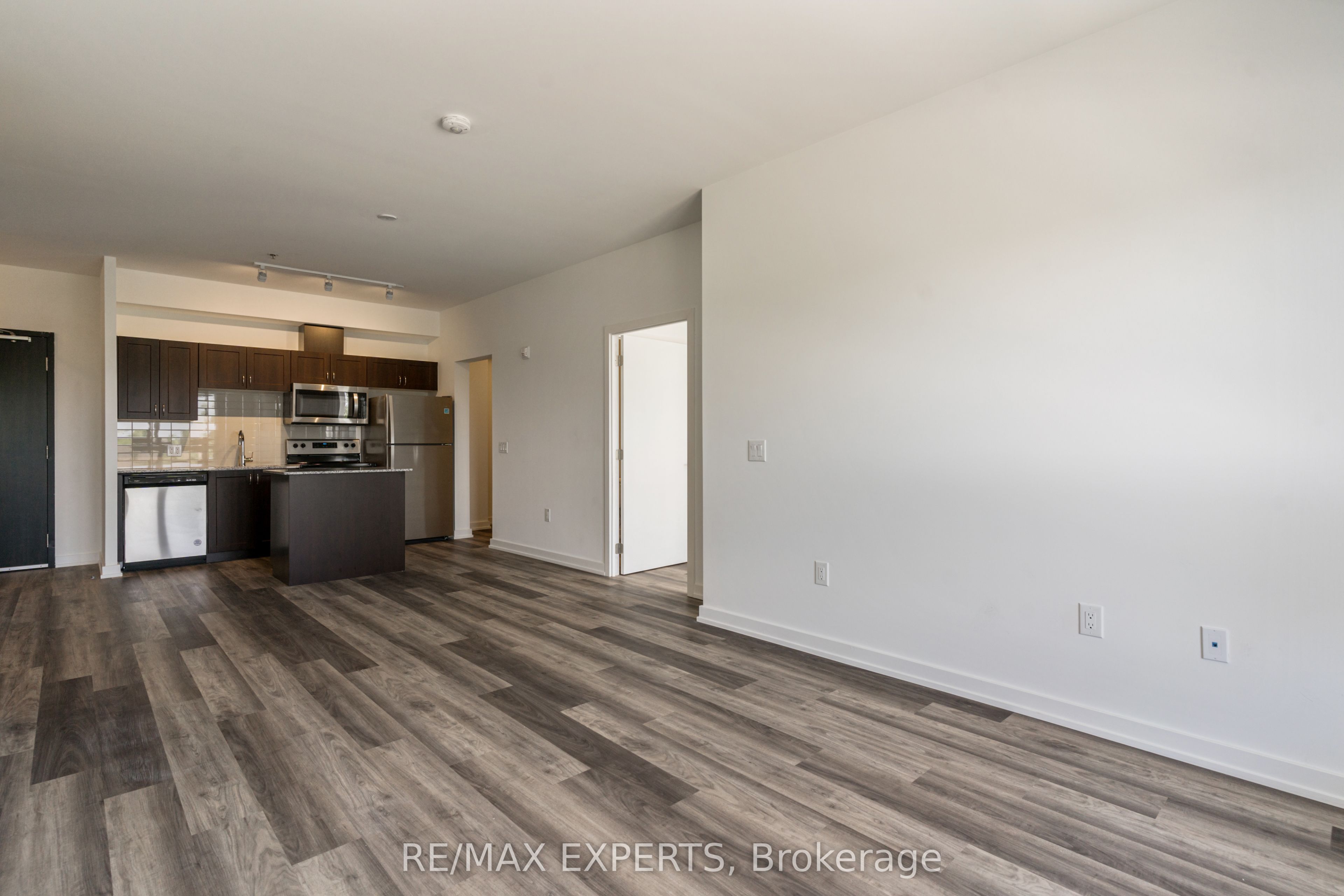 #307 - 430 Essa Road Property Photo 15