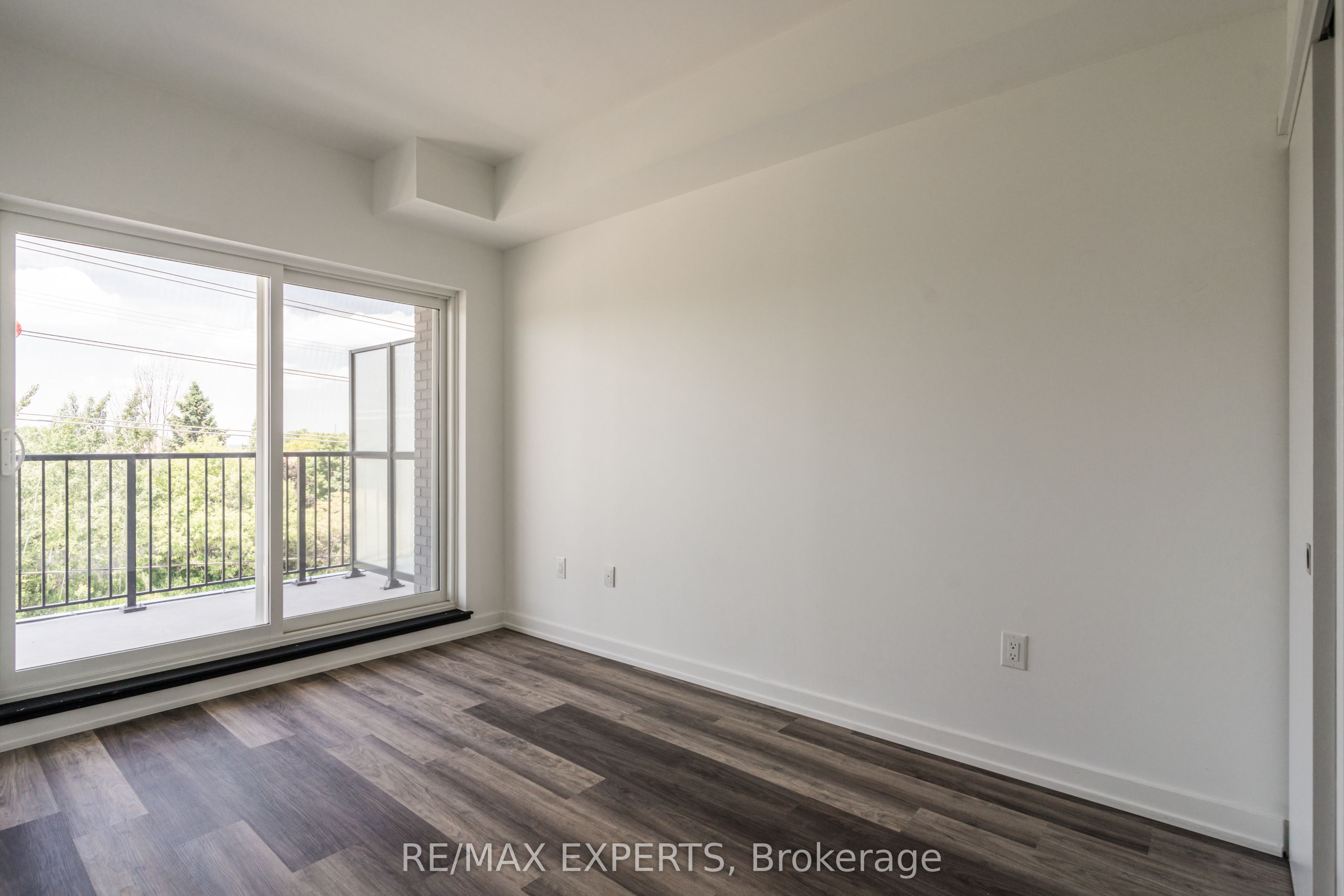 #307 - 430 Essa Road Property Photo 20