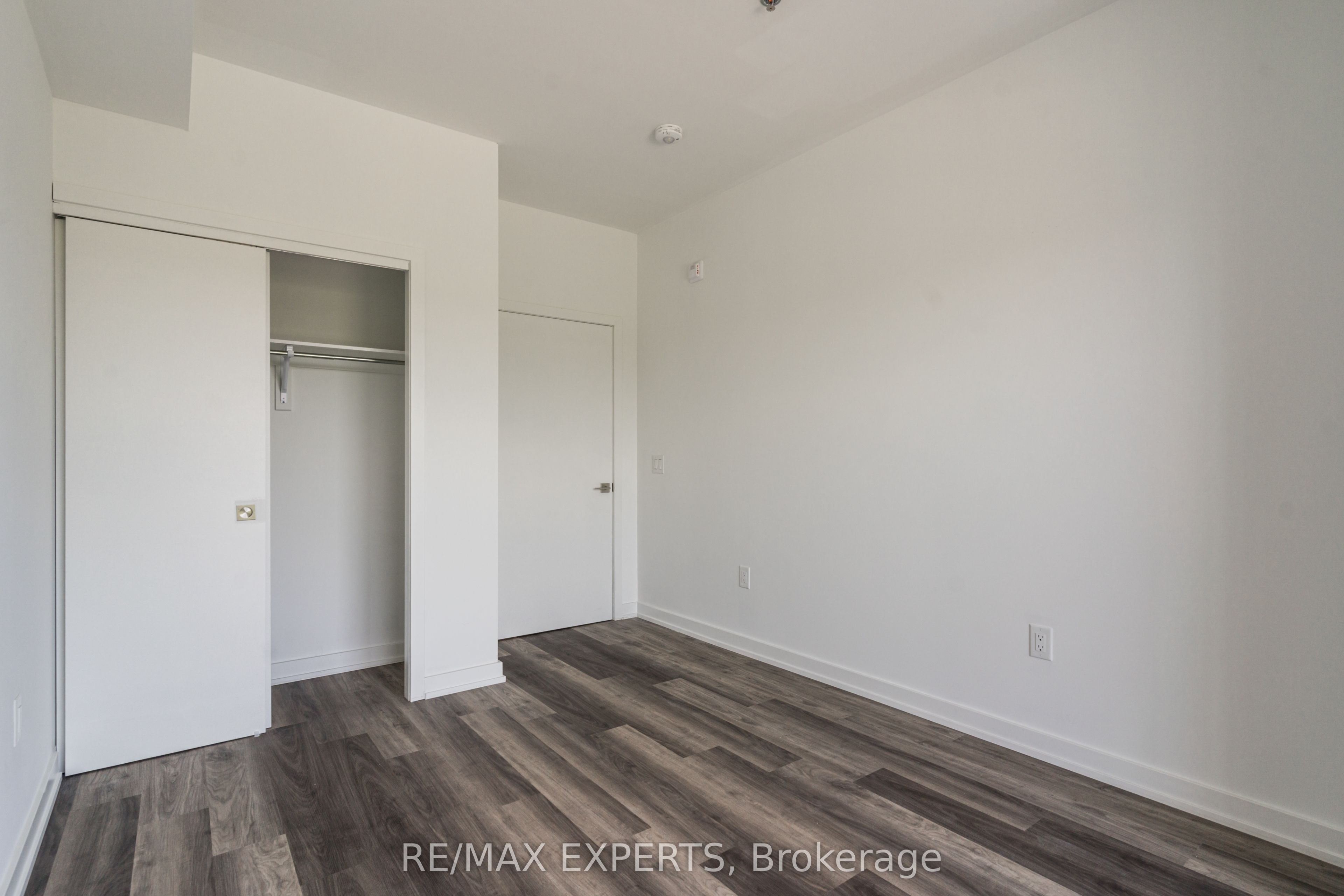 #307 - 430 Essa Road Property Photo 22