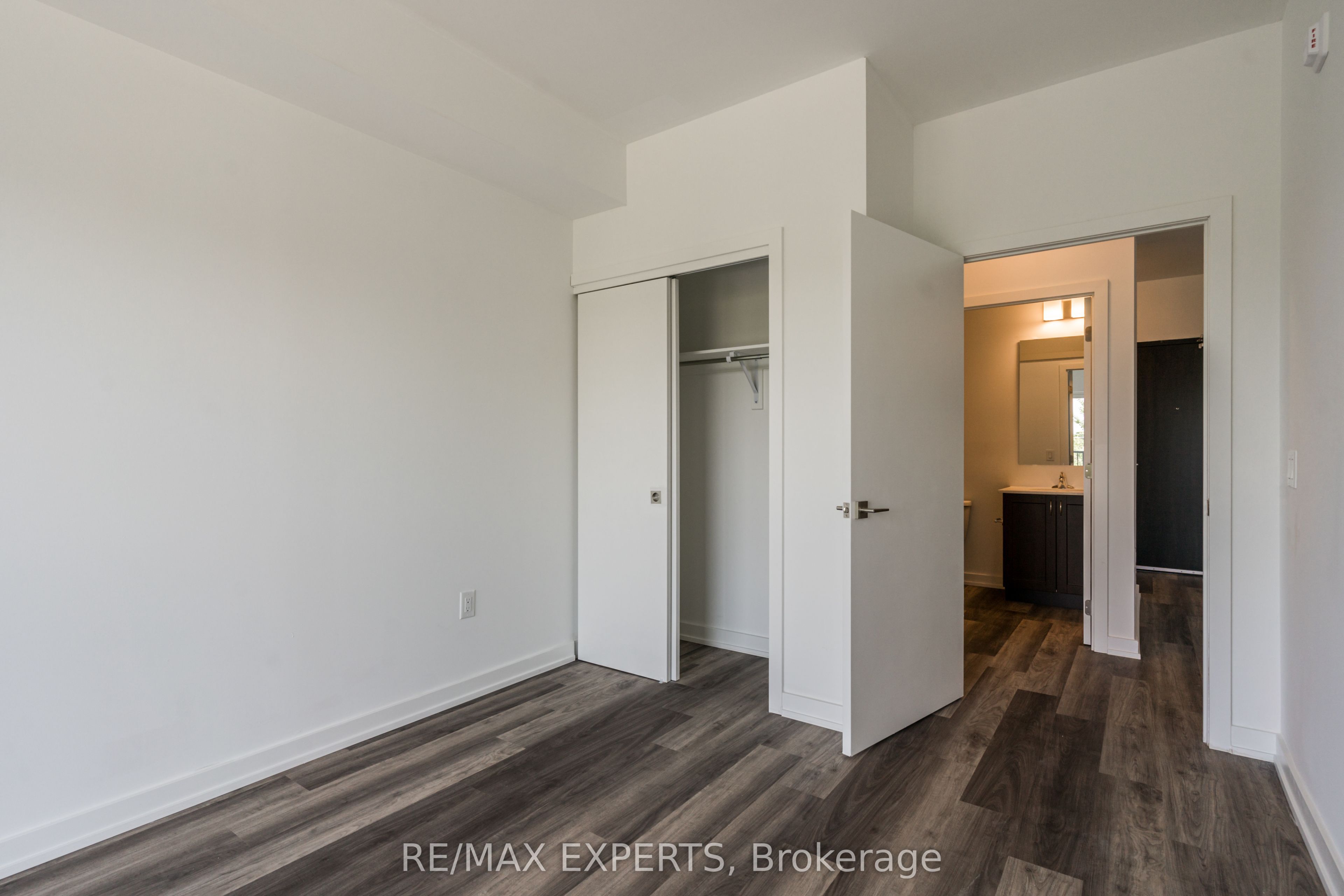 #307 - 430 Essa Road Property Photo 23