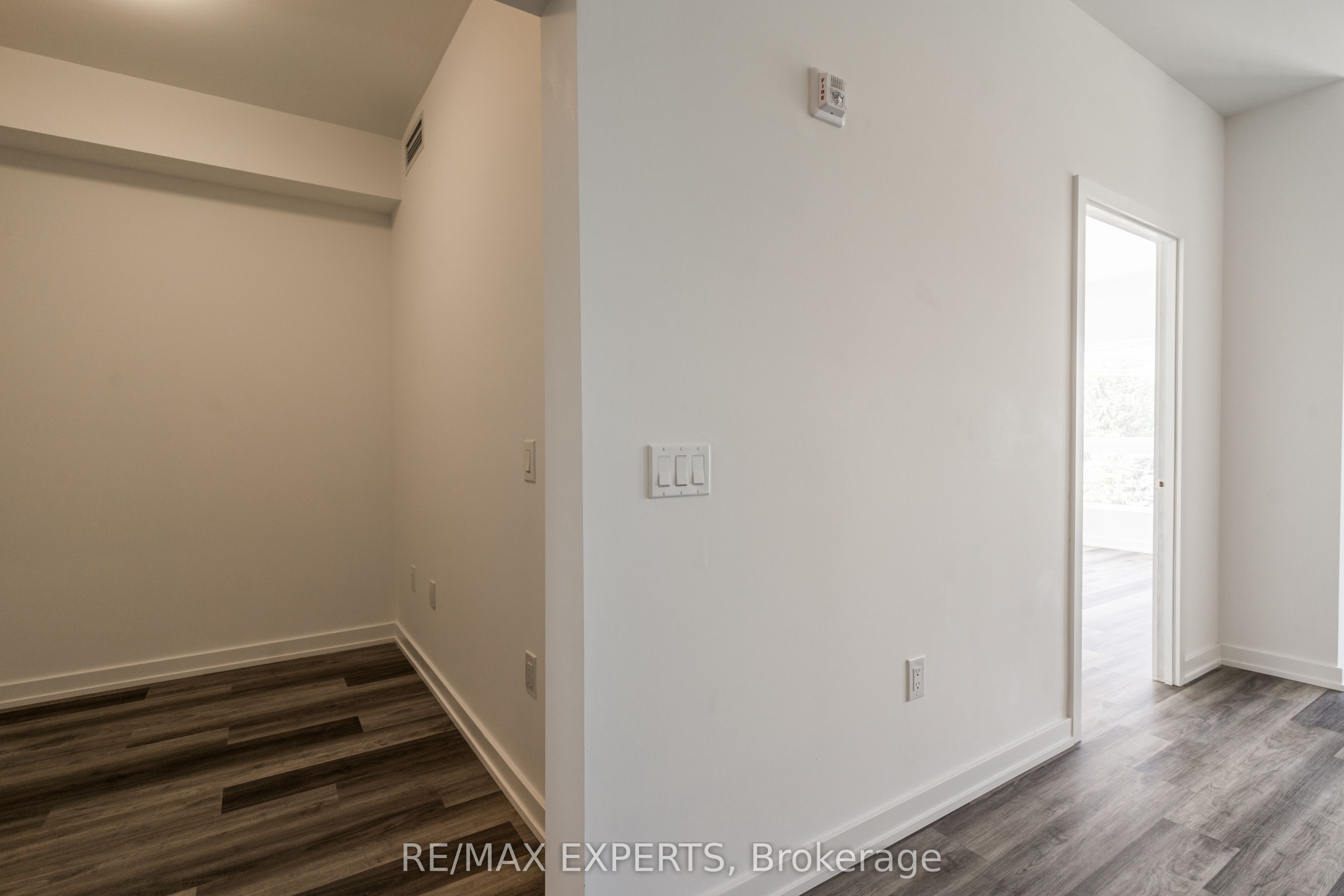 #307 - 430 Essa Road Property Photo 25
