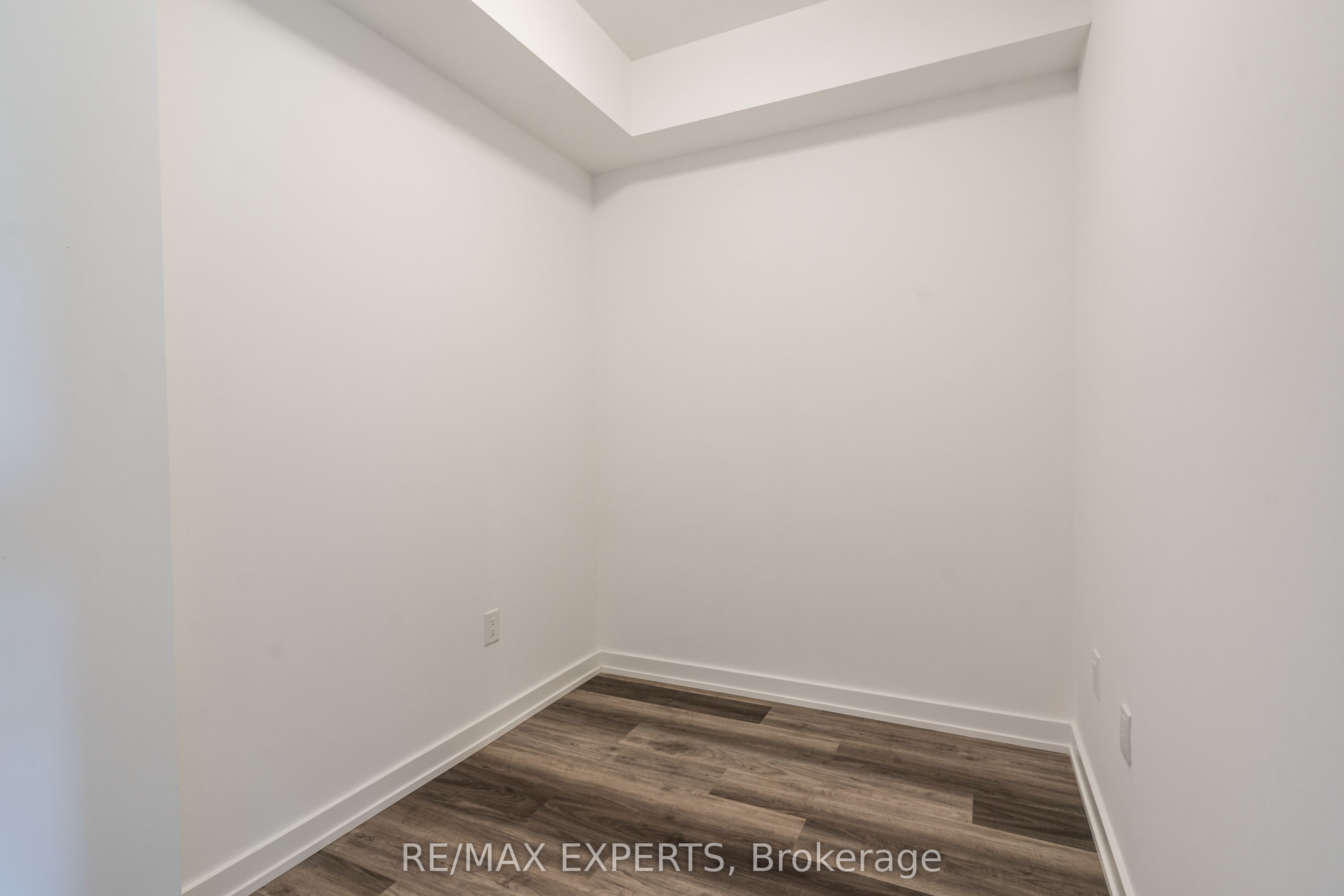 #307 - 430 Essa Road Property Photo 26