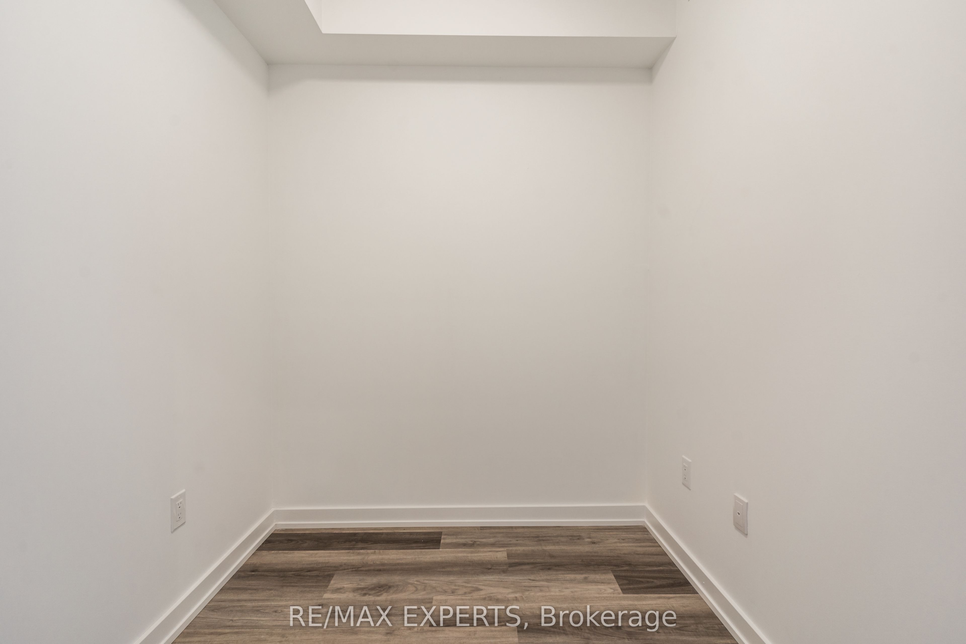 #307 - 430 Essa Road Property Photo 27