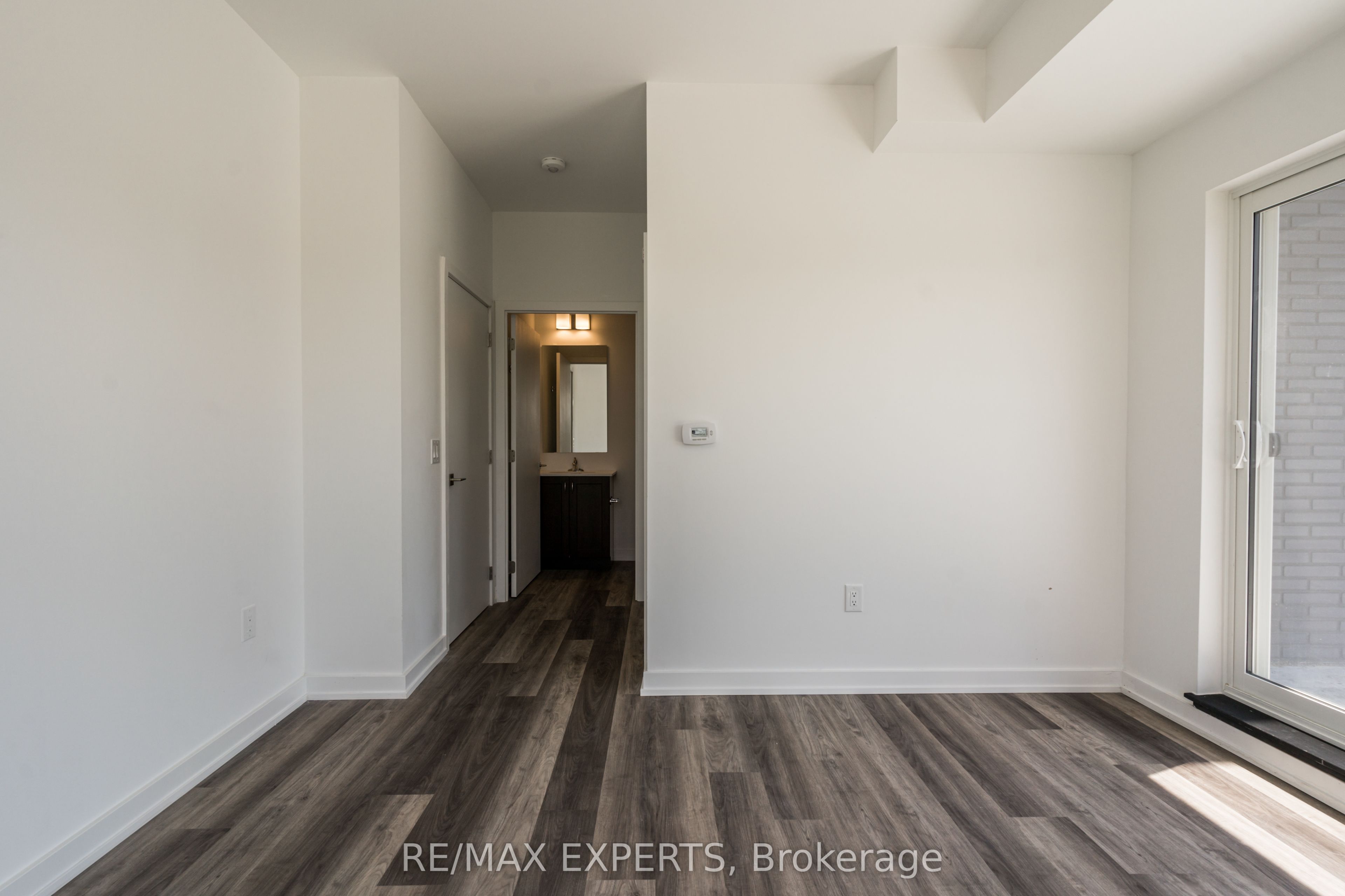 #307 - 430 Essa Road Property Photo 33