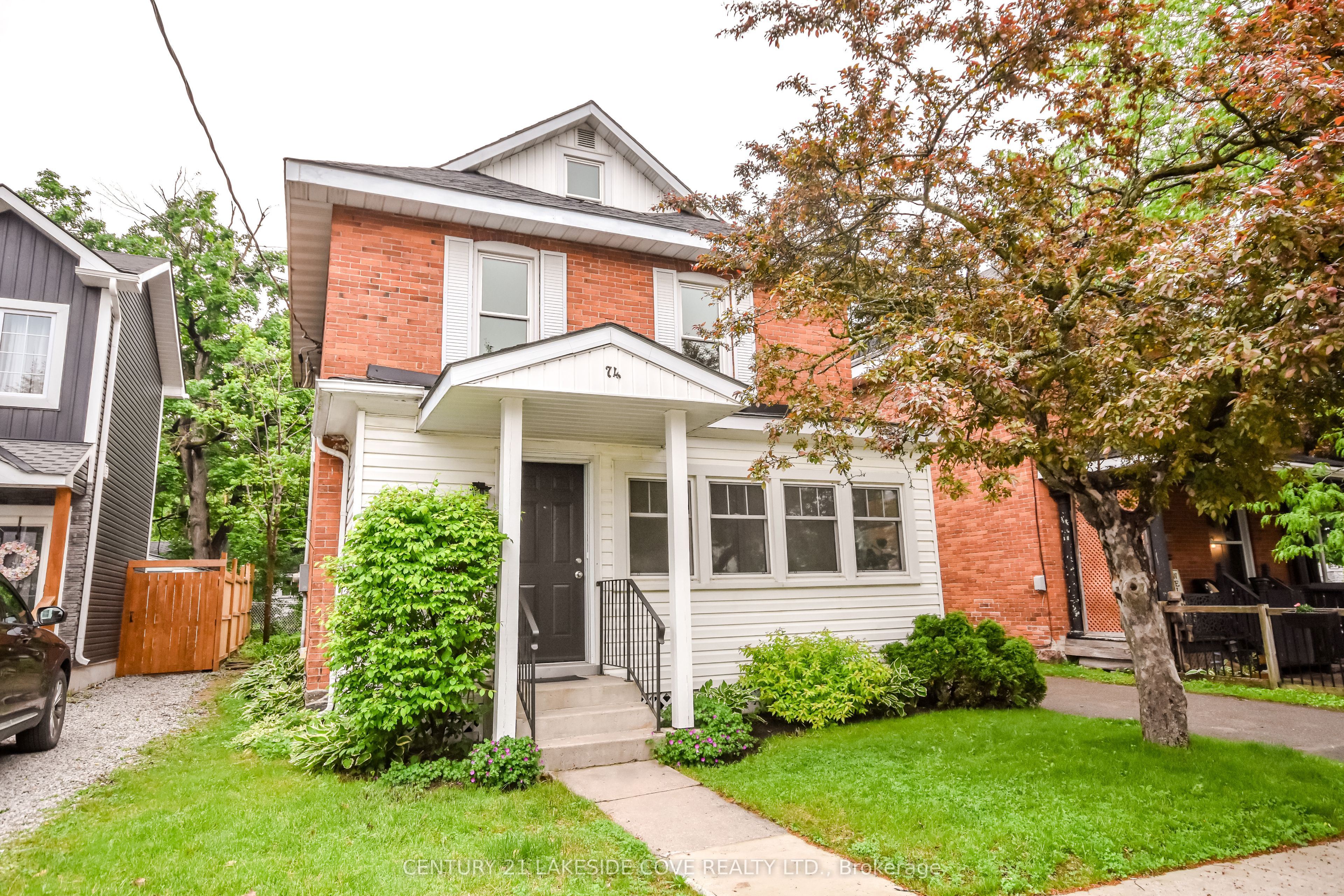 74 Penetang Street Property Photo 1