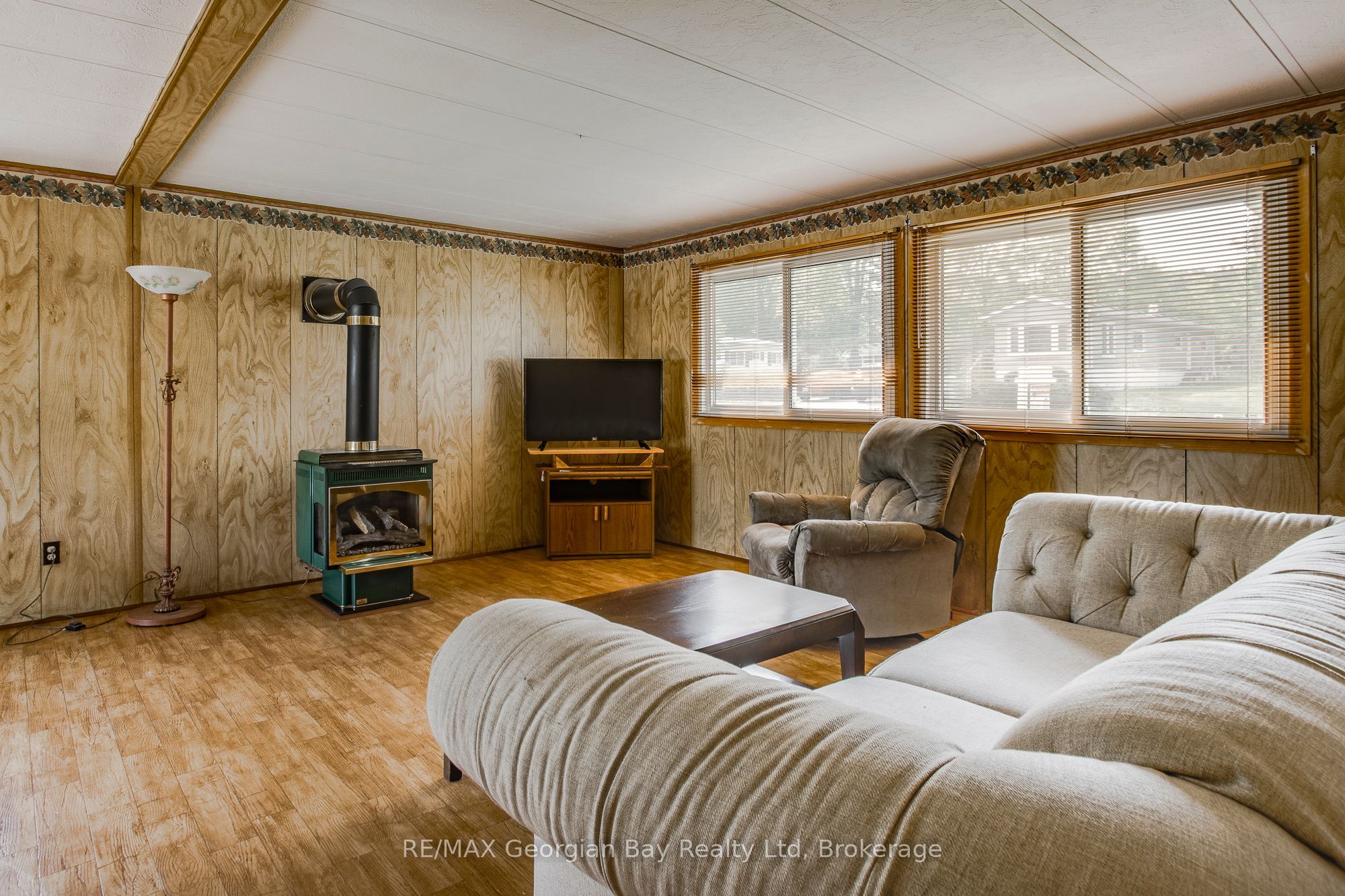 5263 Elliott Side Road 58 Property Photo 6