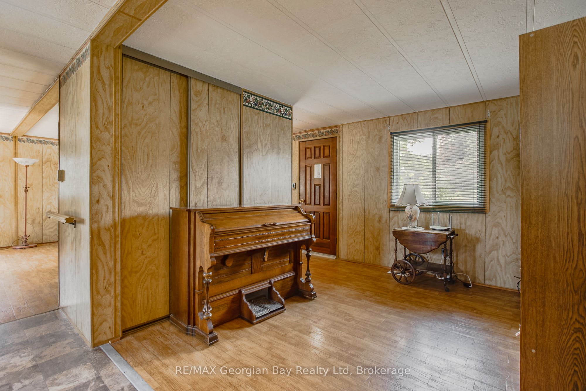 5263 Elliott Side Road 58 Property Photo 8