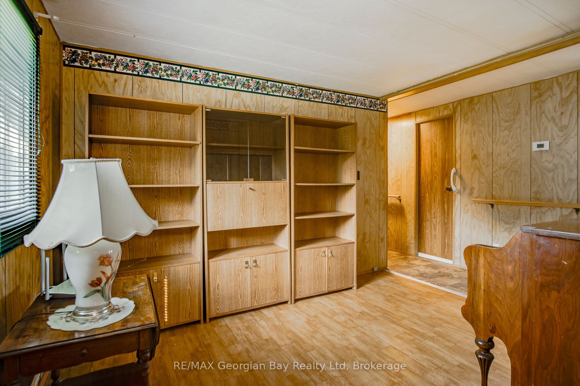 5263 Elliott Side Road 58 Property Photo 9