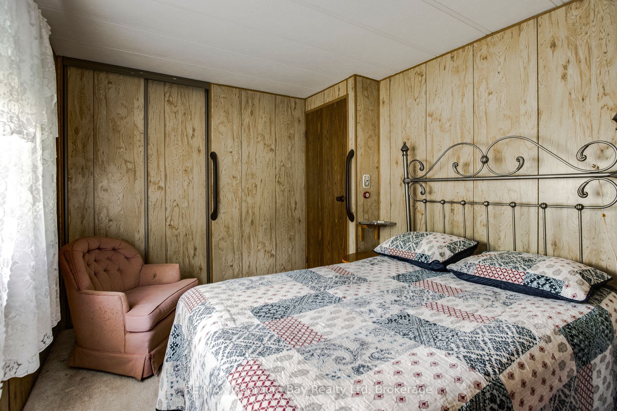 5263 Elliott Side Road 58 Property Photo 13