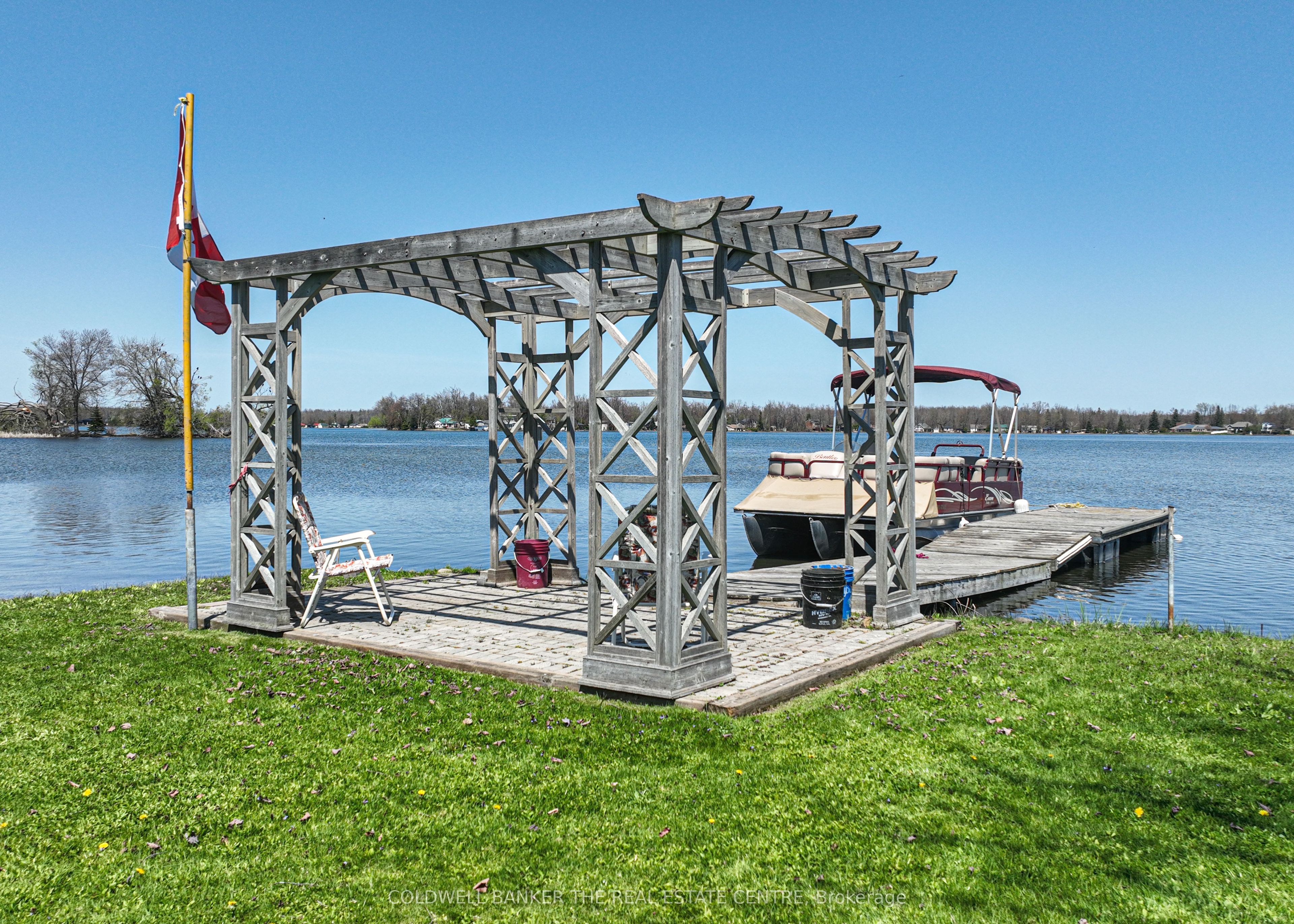 4137 Bayview Avenue Property Photo 2