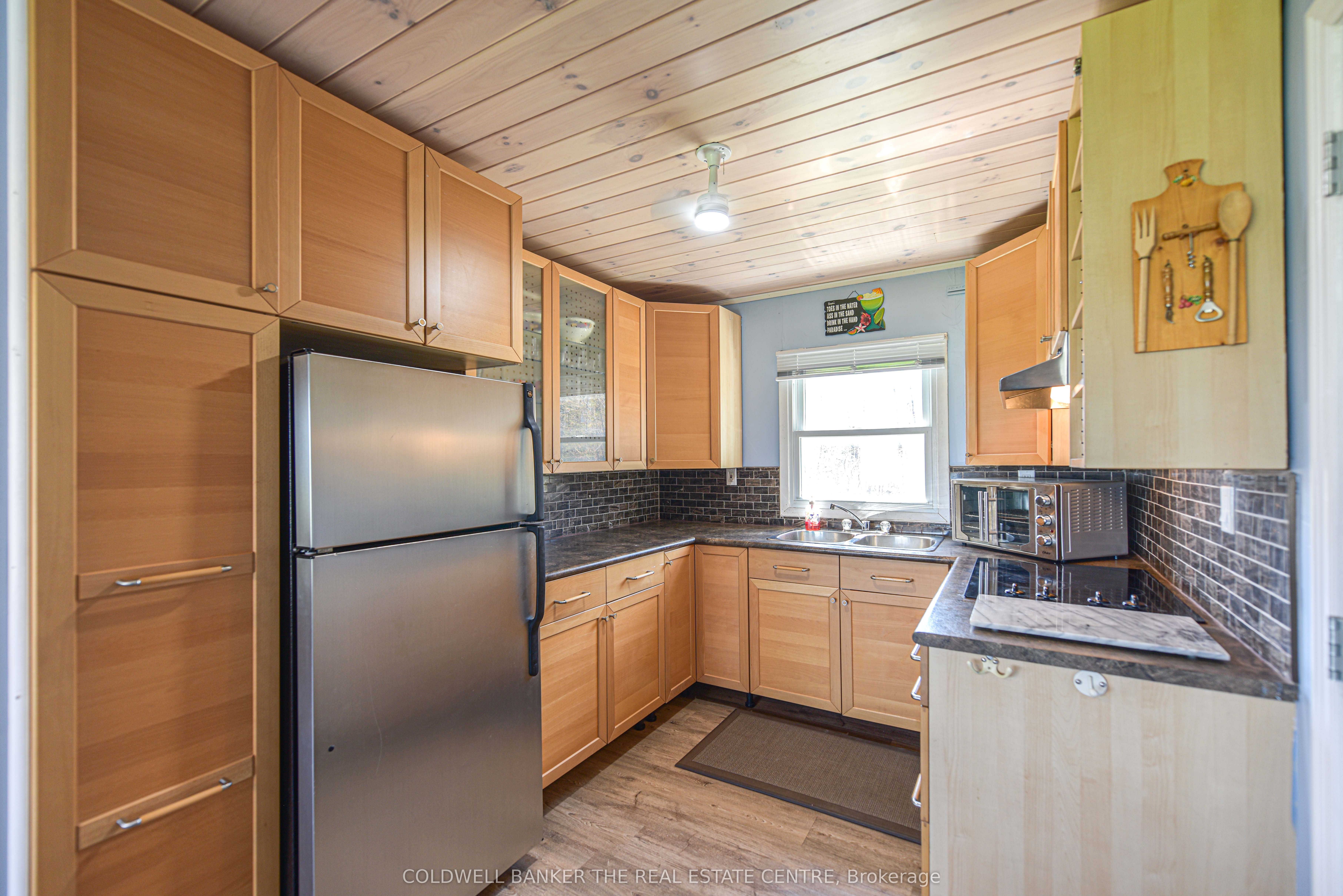 4137 Bayview Ave Property Photo 9