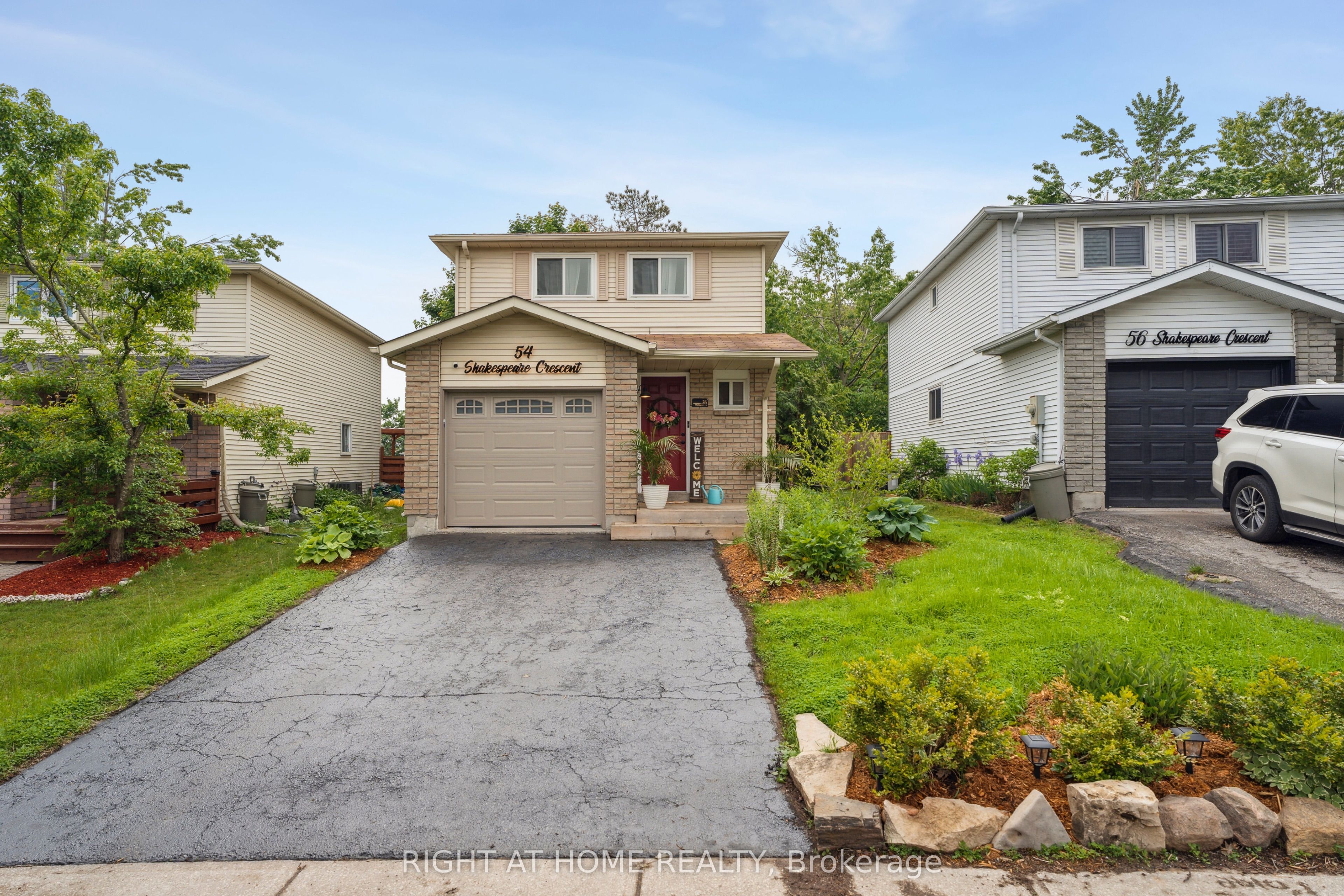54 Shakespeare Cres Property Photo 1