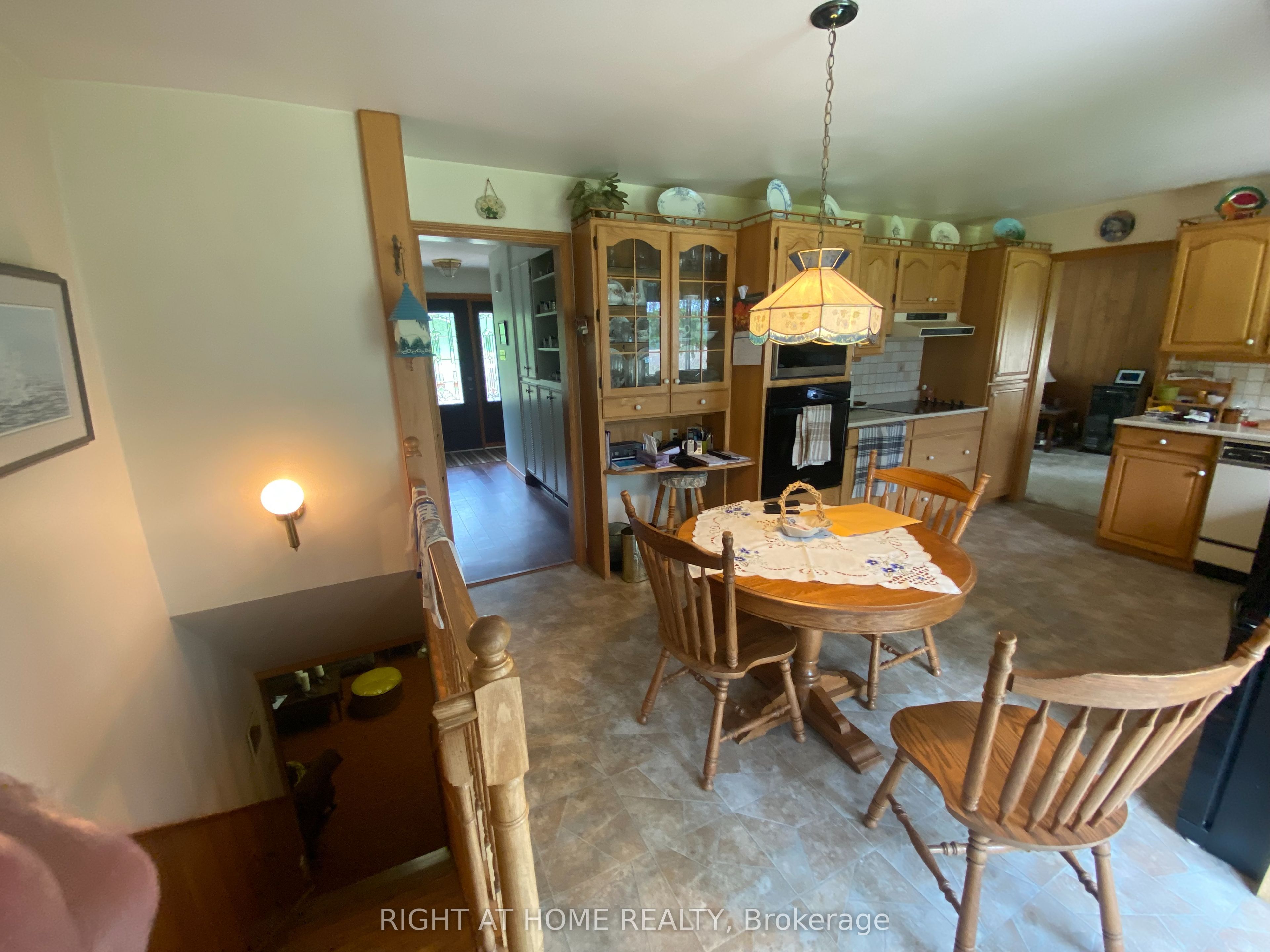 978 15/16 Sideroad Property Photo 6