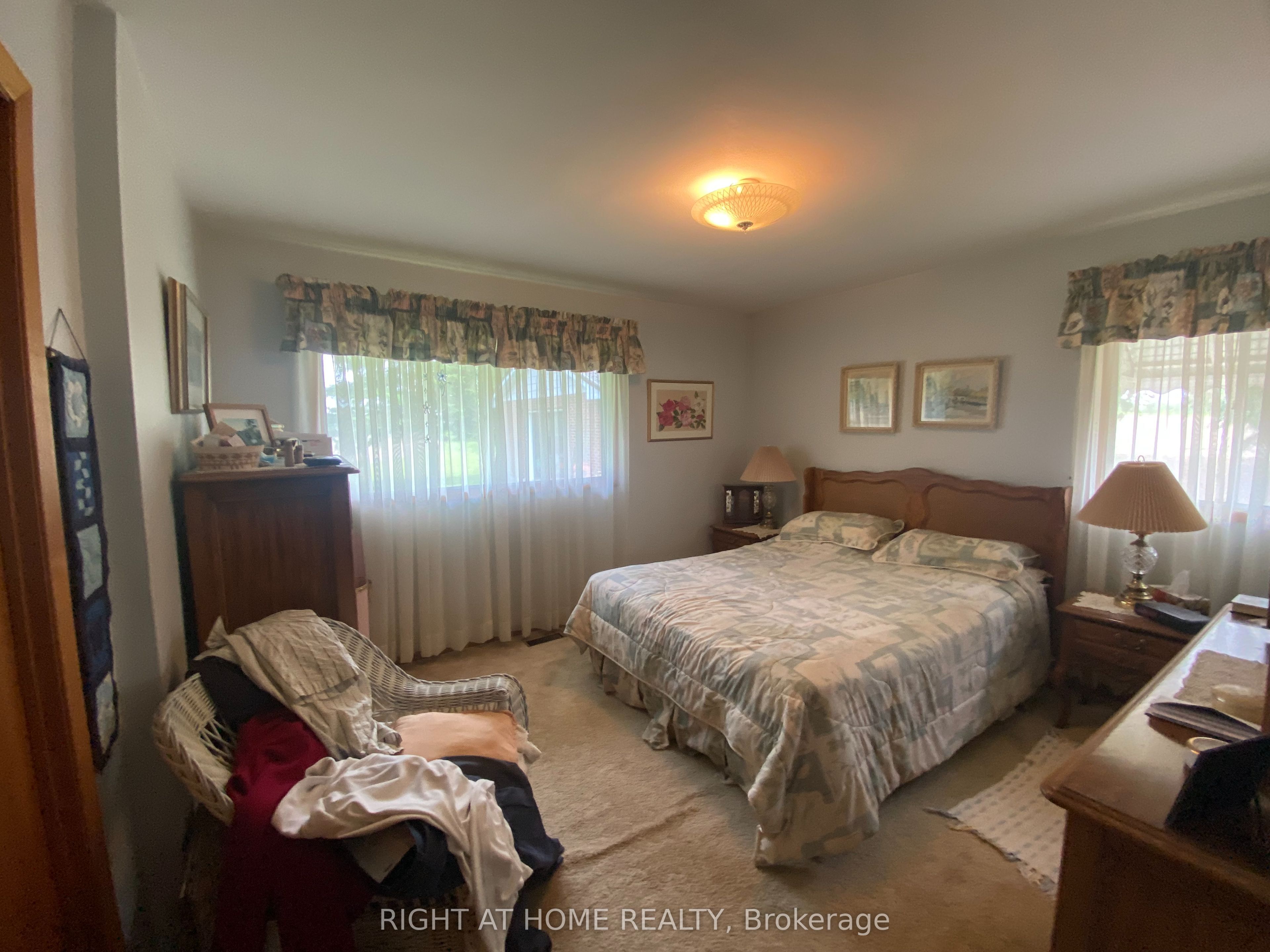 978 15/16 Sideroad Property Photo 11